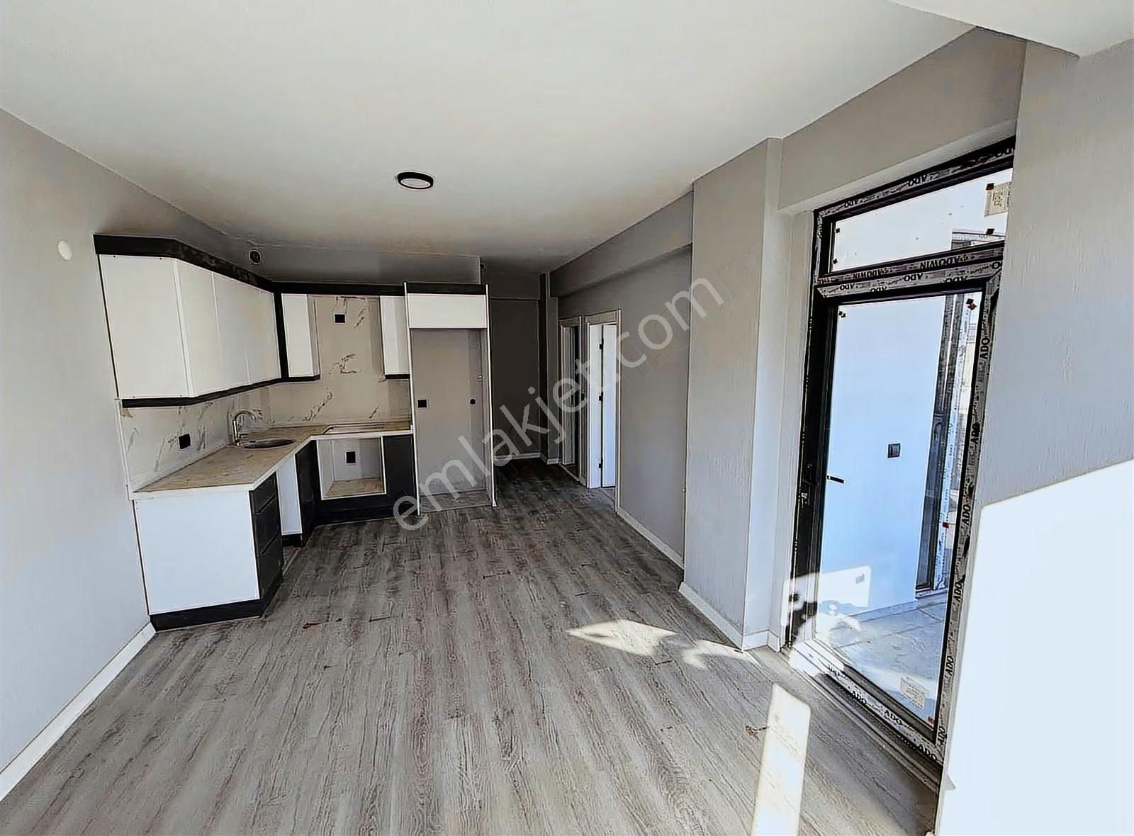 Gizemli Emlaktan Havuzlu Sitede Satılık 1+1 Daire - Görsel 18