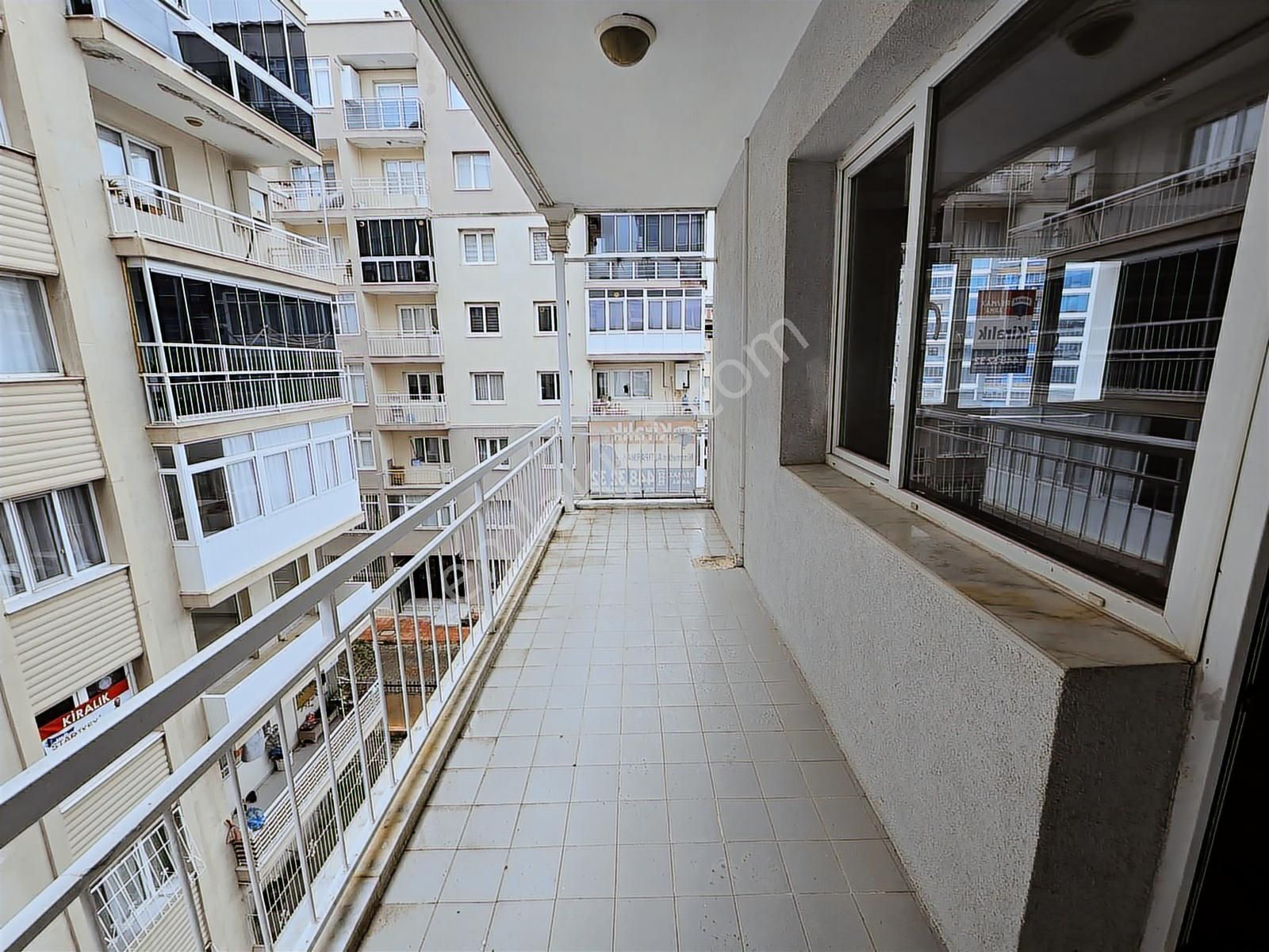 Remax Arma'dan Buca Yıldız Mah 3+1 140 M2 Ara Kat Kiralık Daire - Görsel 13