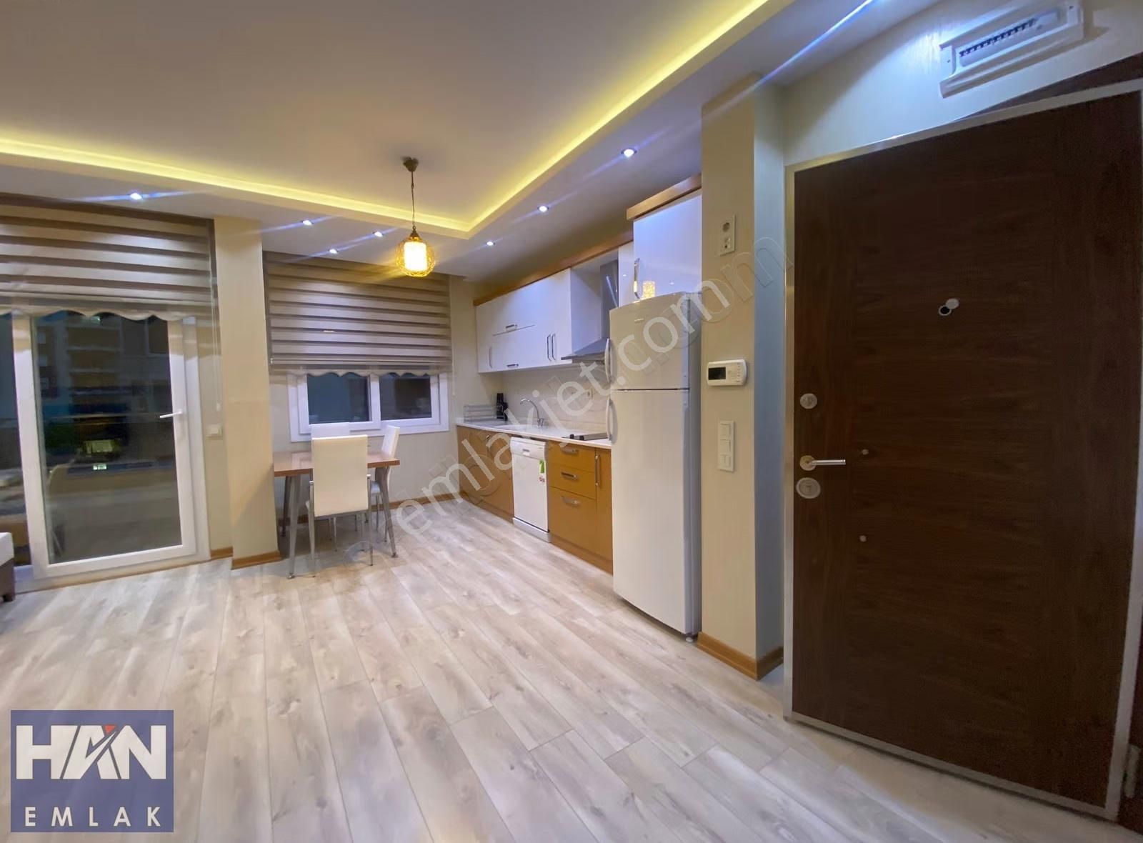 Han Emlaktan Viranşehir'de Merkezi Konum Eşyalı 1+1 - Görsel 9