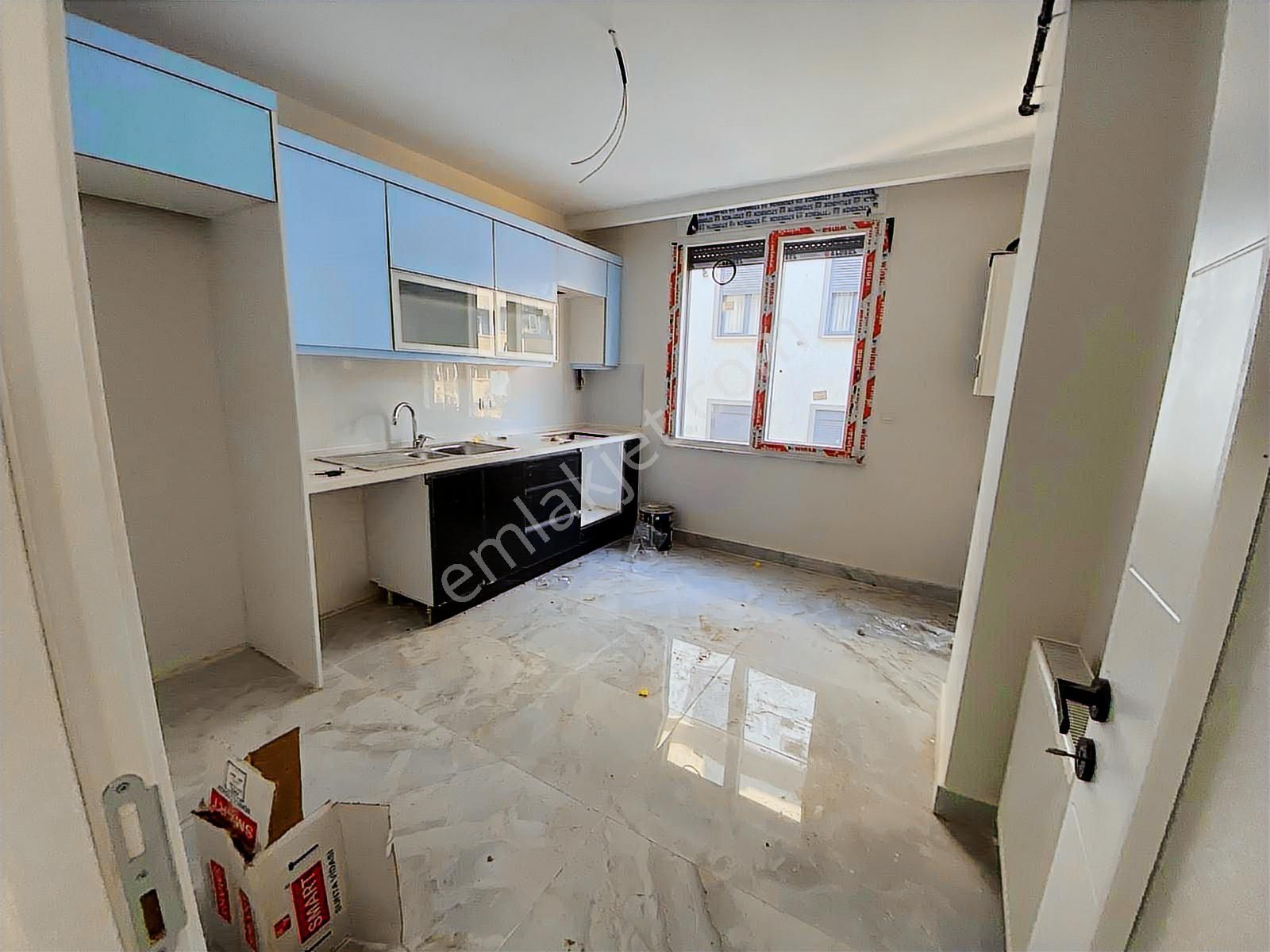 Bahçelievler Sıfır 130 M²yayla Piramit Yakını 2.kat 3+1k.otopark