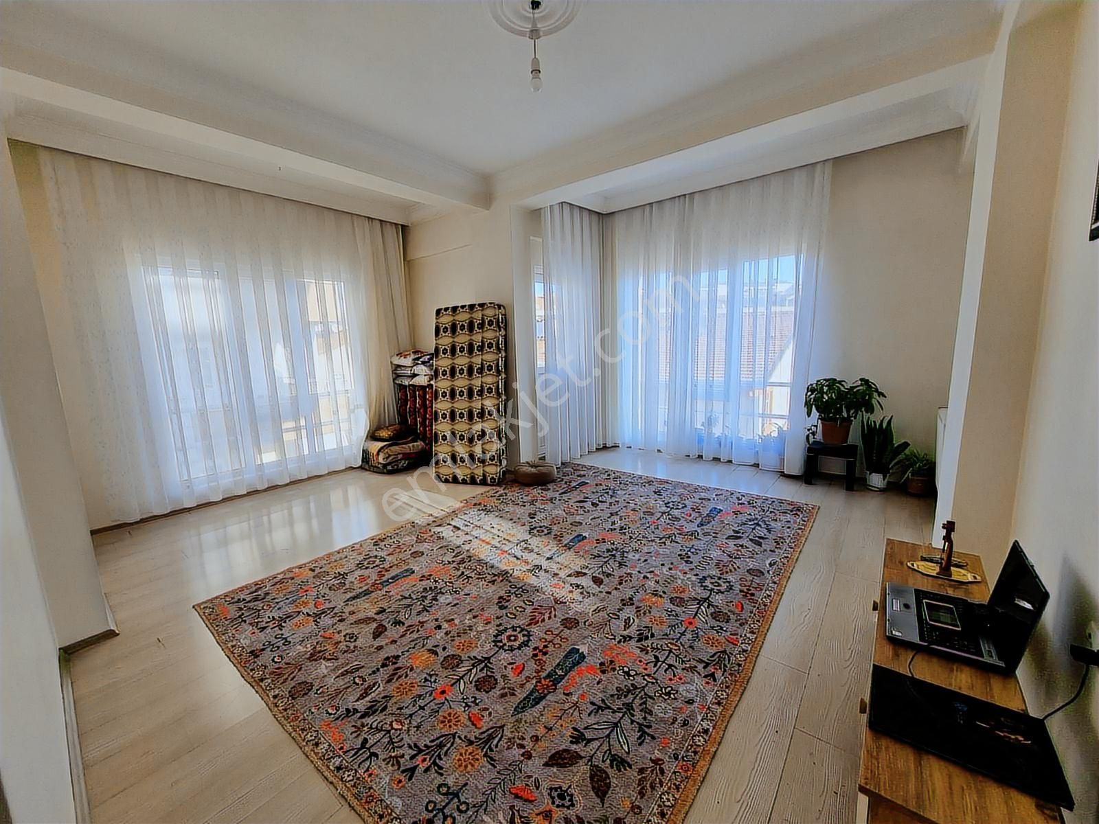 Metin Gönülalan'dan Ahmet Özcan Cadde Üzerinde Kiralık Daire - Görsel 12