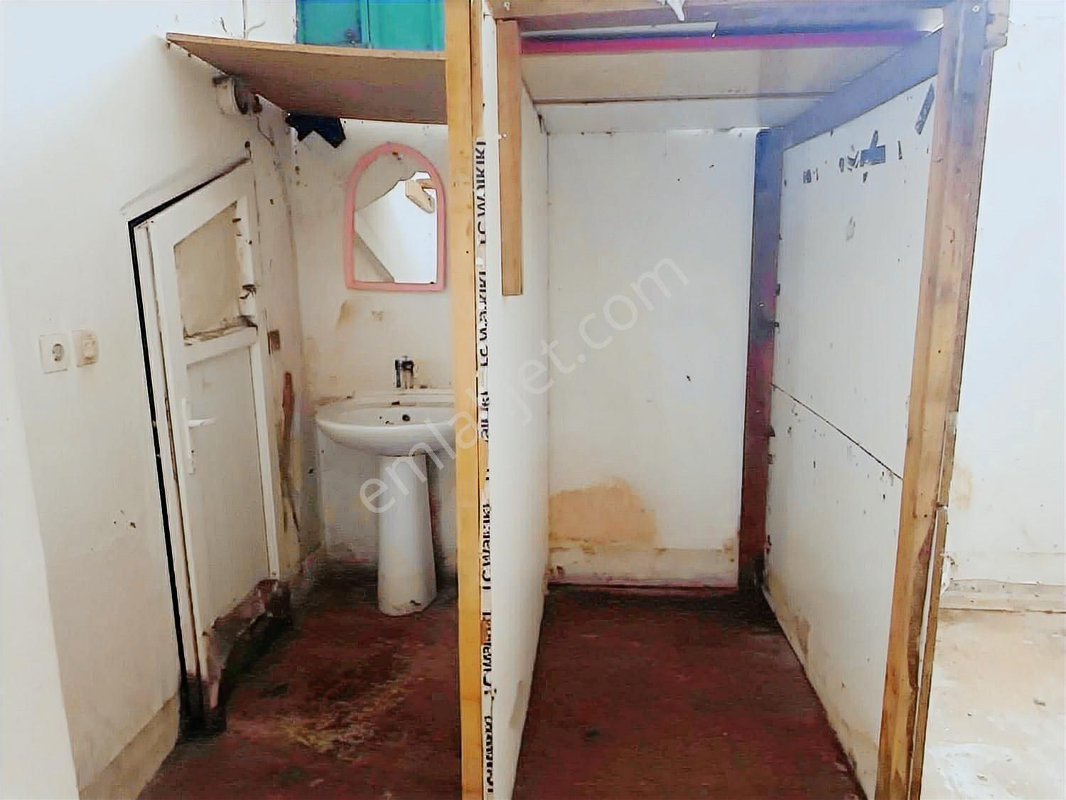 Torunlar Emlak Kiralık Merkezi Konumda 75 M2 Bodrum Dükkan - Görsel 3
