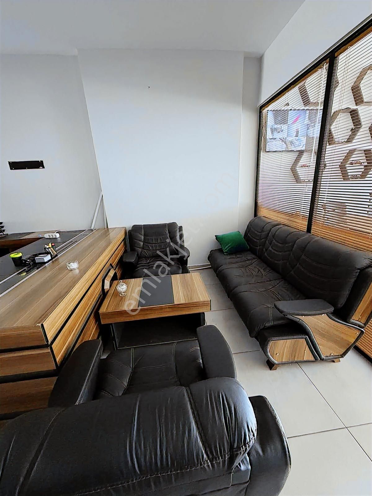 Kayaşehır Cadde Dükanlarda 200m2 Depolu Dükkan - Görsel 8