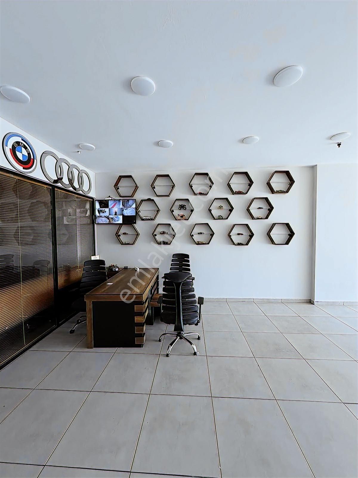 Kayaşehır Cadde Dükanlarda 200m2 Depolu Dükkan - Görsel 26