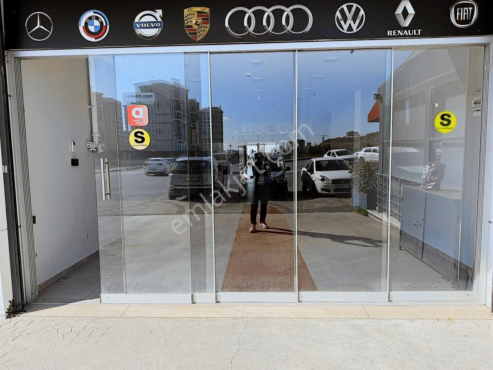 Kayaşehır Cadde Dükanlarda 200m2 Depolu Dükkan - Görsel 17