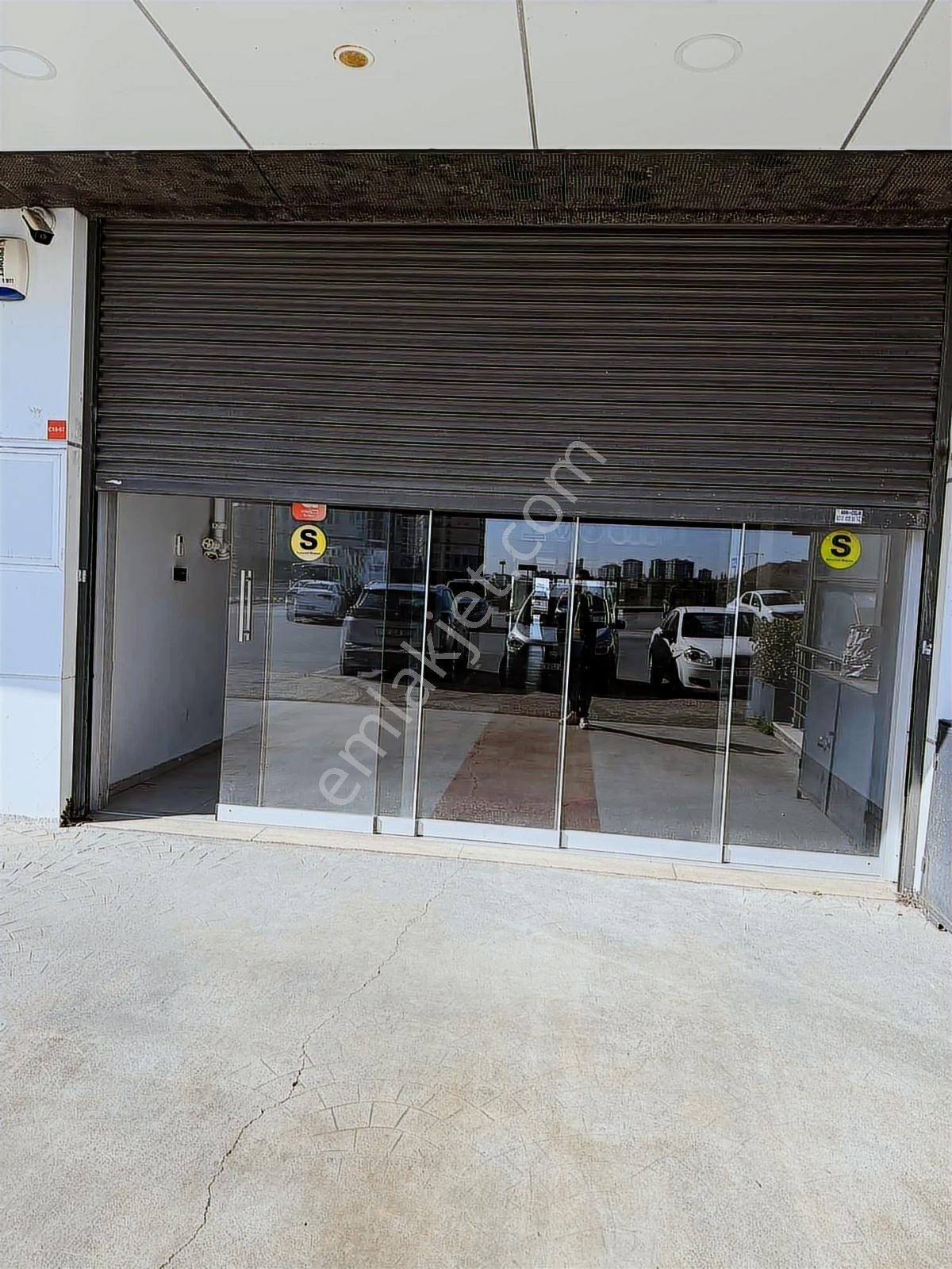 Kayaşehır Cadde Dükanlarda 200m2 Depolu Dükkan - Görsel 12