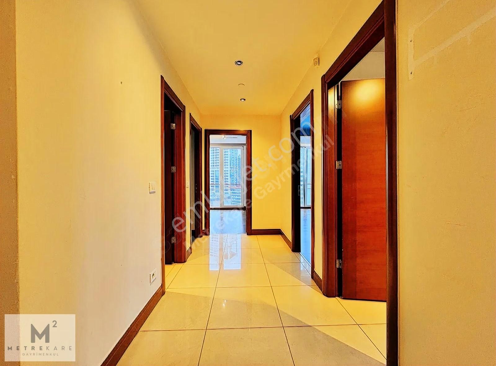 Mashattan'da Havuz Cepheli, Kapalı Mutfaklı 2+1 Kiralık Daire