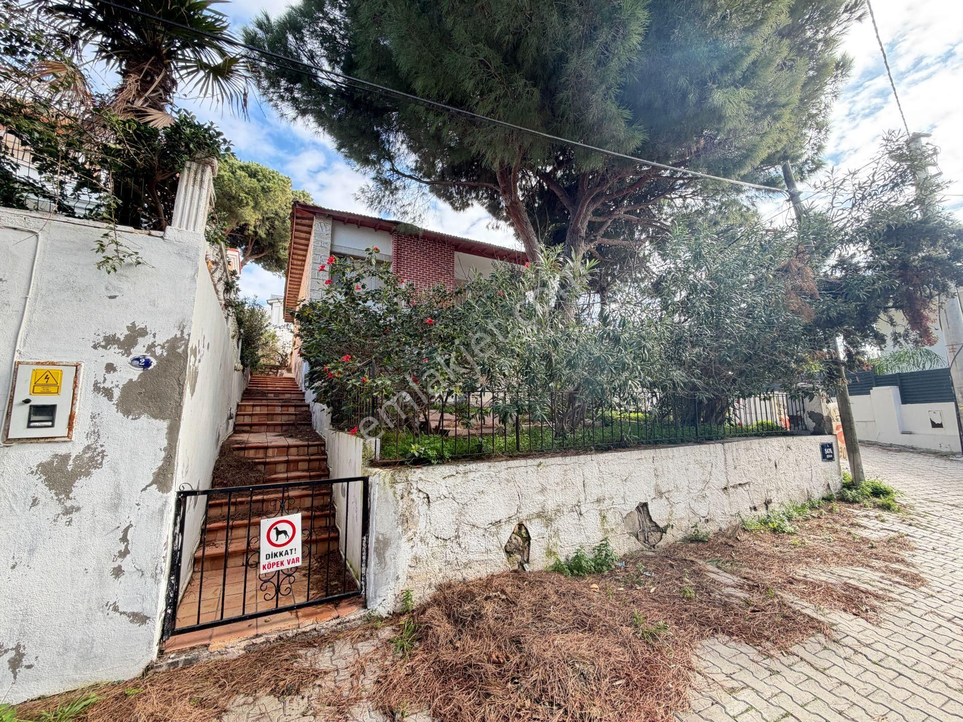Çeşme Ardıç'ta Muhteşem Konumlu 343 M2 Arsa Paylı Villa - Görsel 6