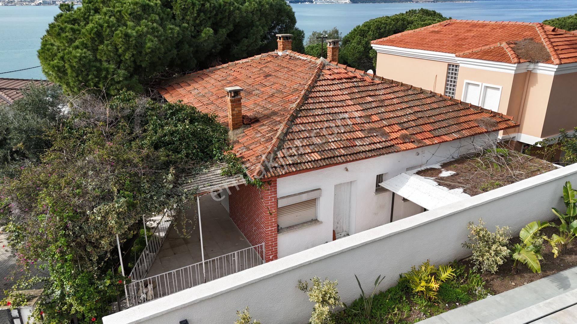 Çeşme Ardıç'ta Muhteşem Konumlu 343 M2 Arsa Paylı Villa - Görsel 2