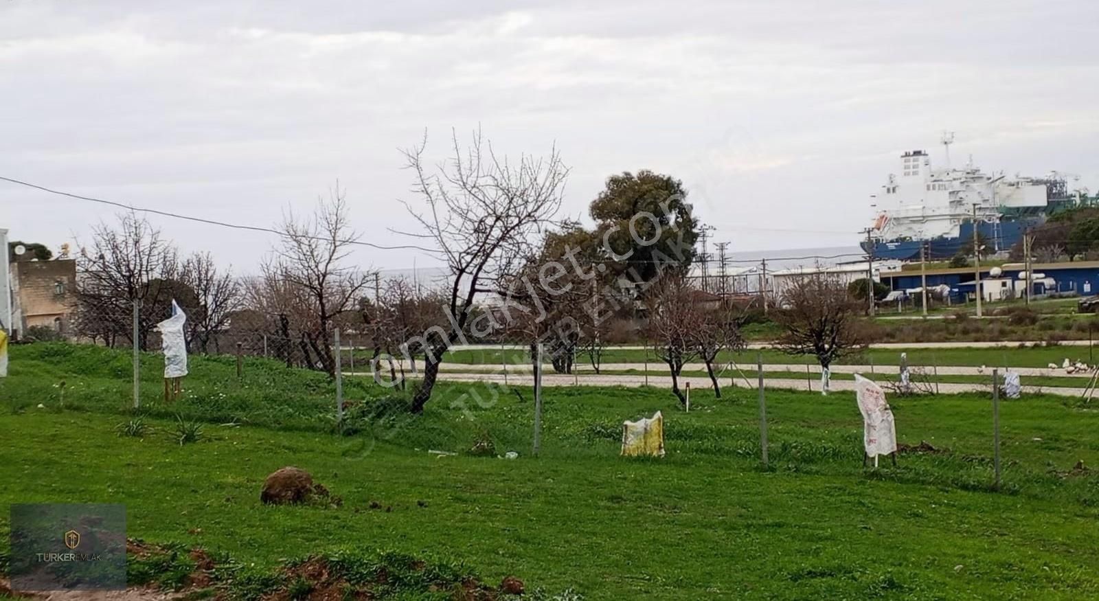 Türker Emlak-çakmaklı Köy'ü İçinde Denize 300m 62m²satılık Hisse