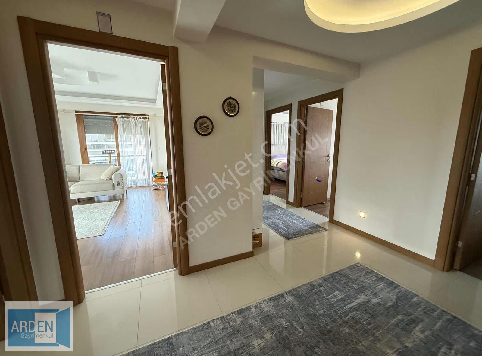 Seferihisar Çolak İbrahim Bey Mah.de Geniş Balkonlu 3+1 Daire