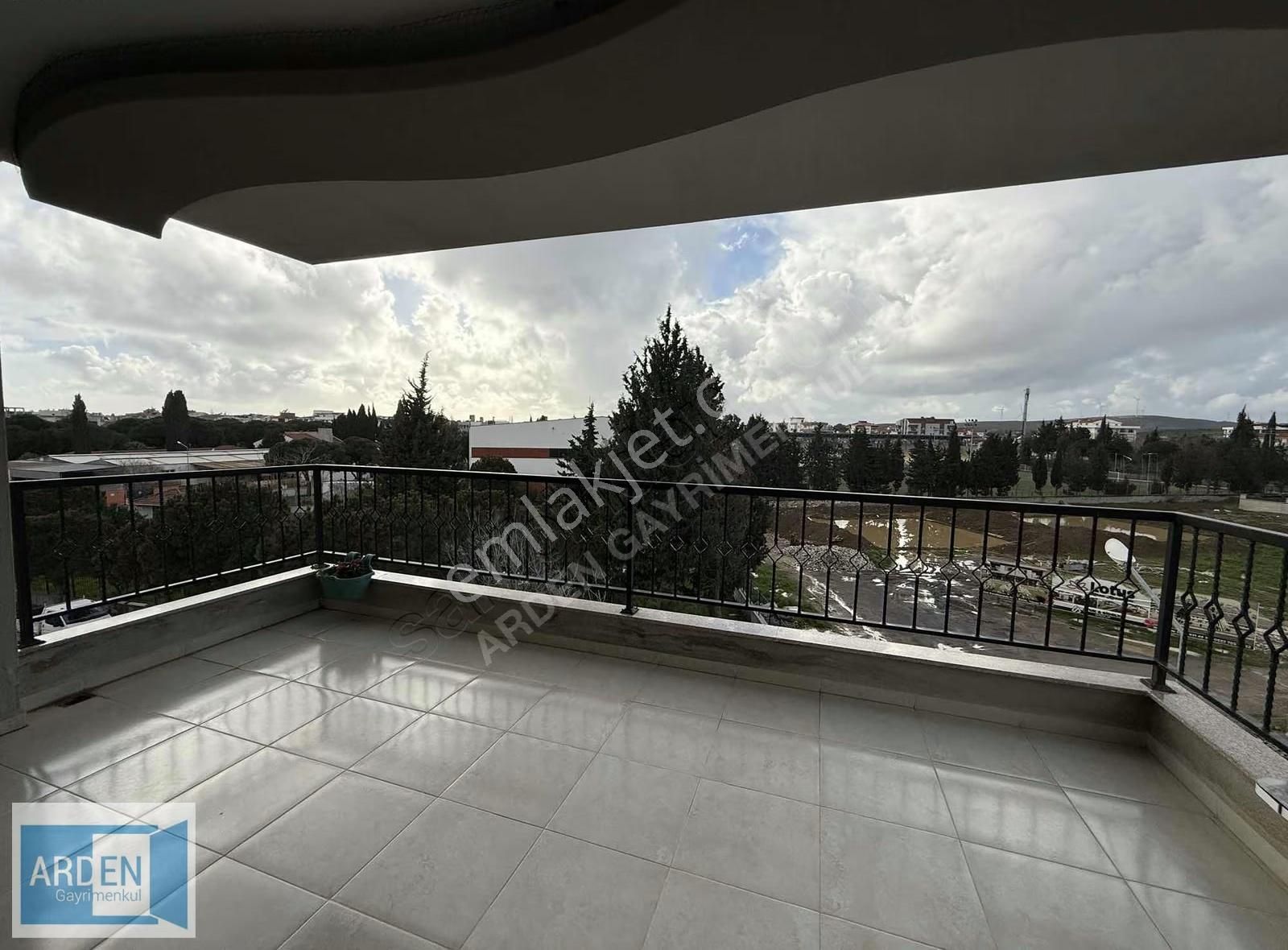 Seferihisar Çolak İbrahim Bey Mah.de Geniş Balkonlu 3+1 Daire - Görsel 16