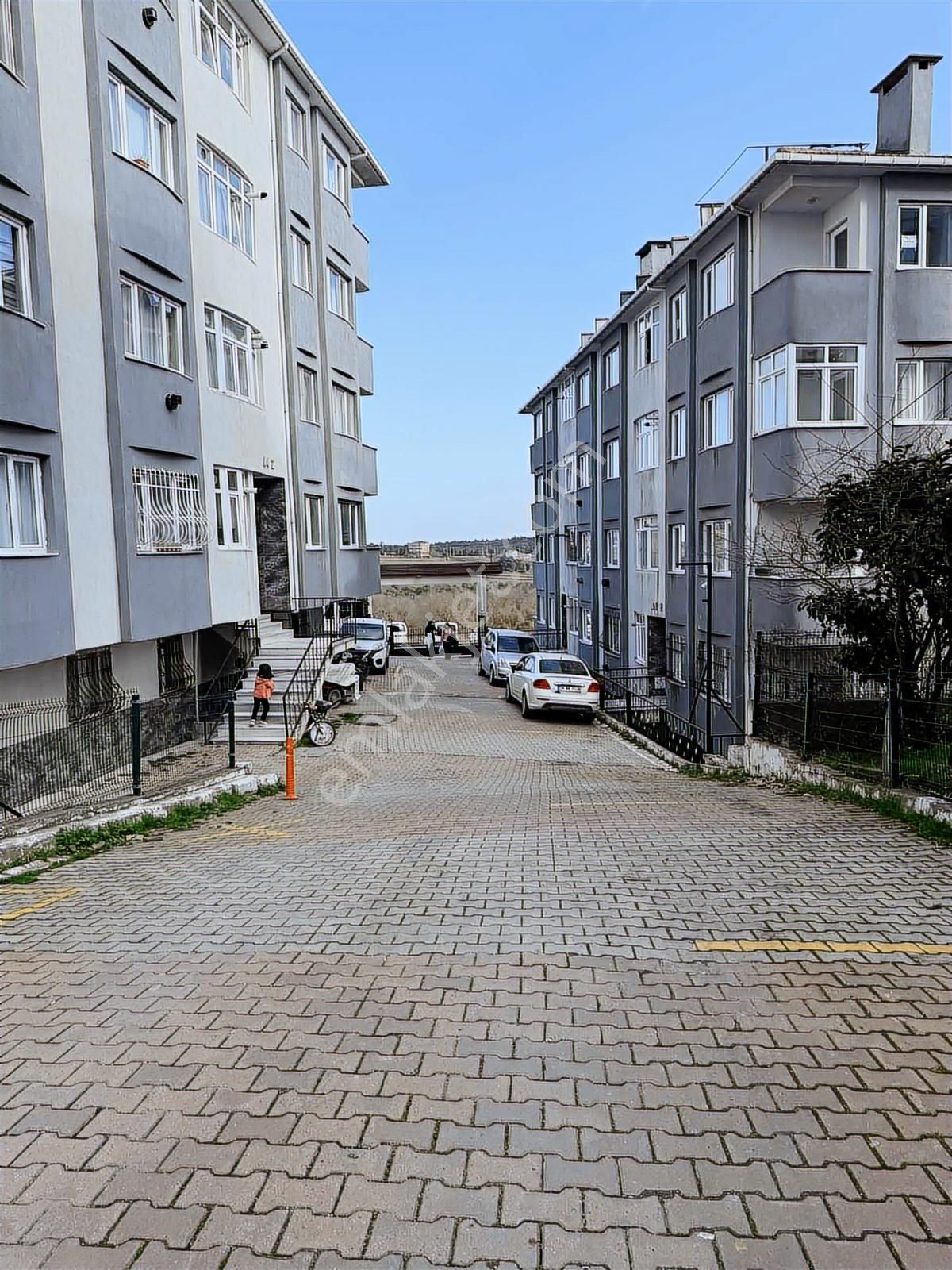 Ana Cadde Üzerinde Site İçinde 2+1 Ara Kat Daire - Görsel 12
