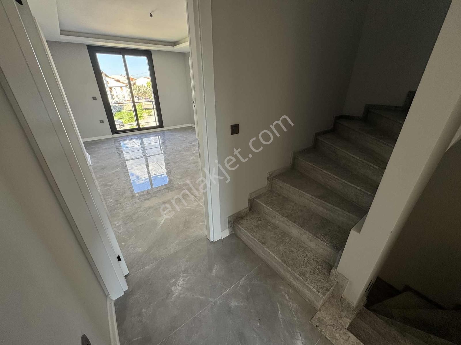Urla Yelaltı 'nda Tripleks Satılık Villa - Görsel 14