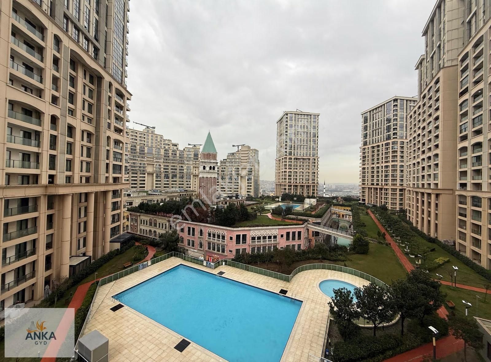 Venezia'da Peyzaj Mnz Full Balkonlu Boş Satılık 1+1 Daire