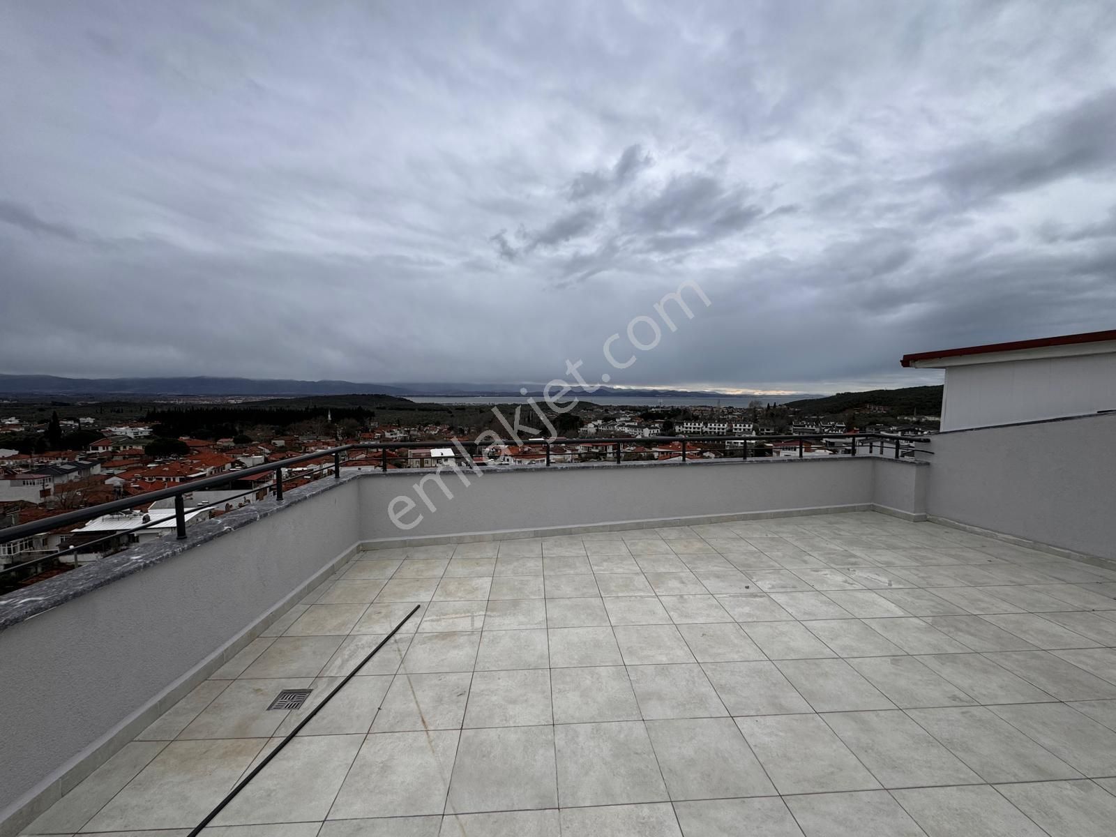 Gürede Emsalsiz Otoparklı Panoramik Manzaralı Villa - Görsel 32