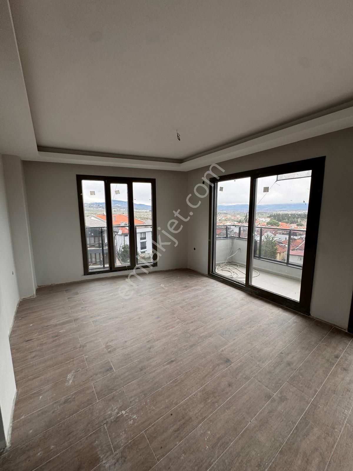 Gürede Emsalsiz Otoparklı Panoramik Manzaralı Villa - Görsel 33