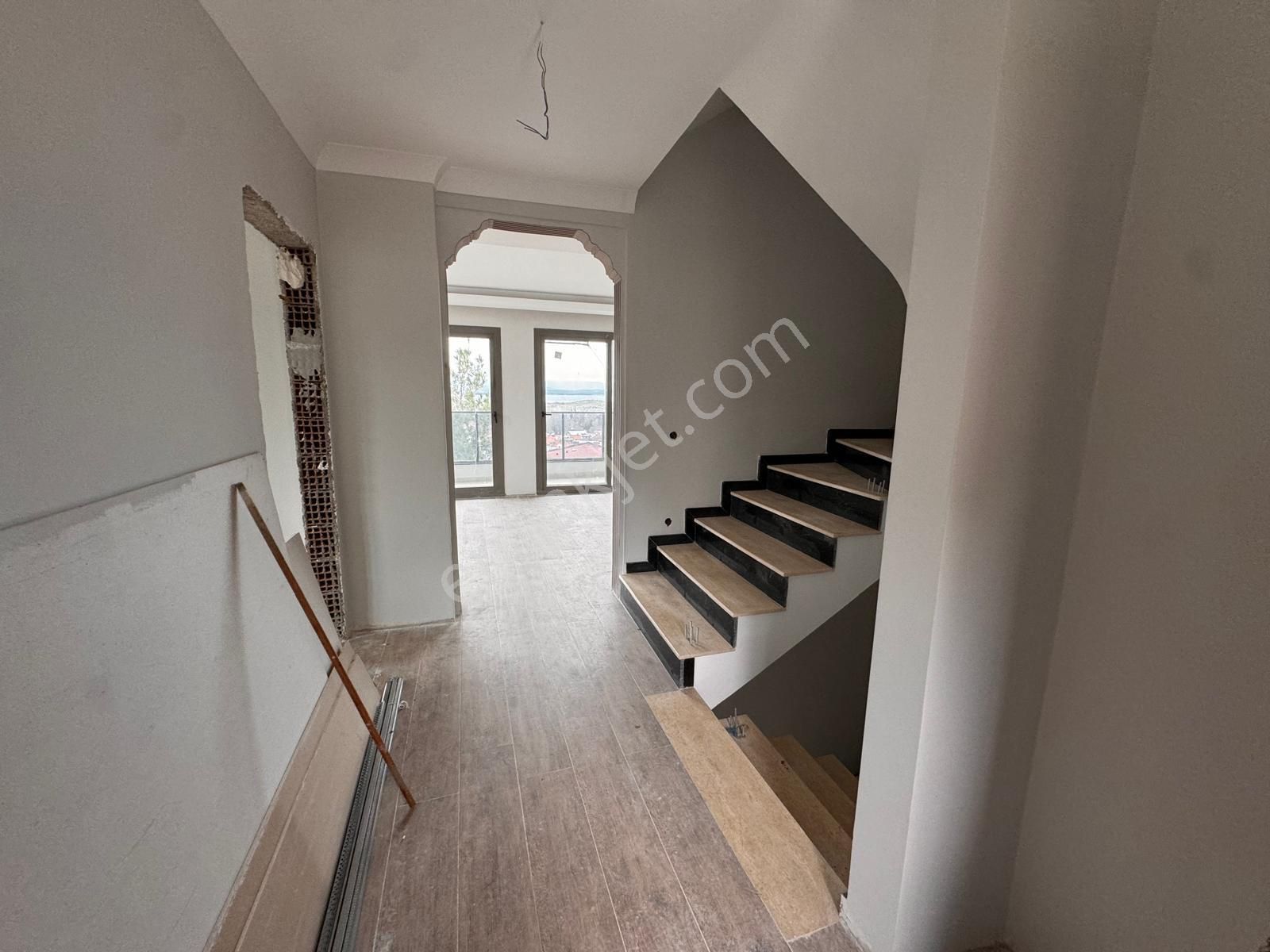 Gürede Emsalsiz Otoparklı Panoramik Manzaralı Villa - Görsel 6