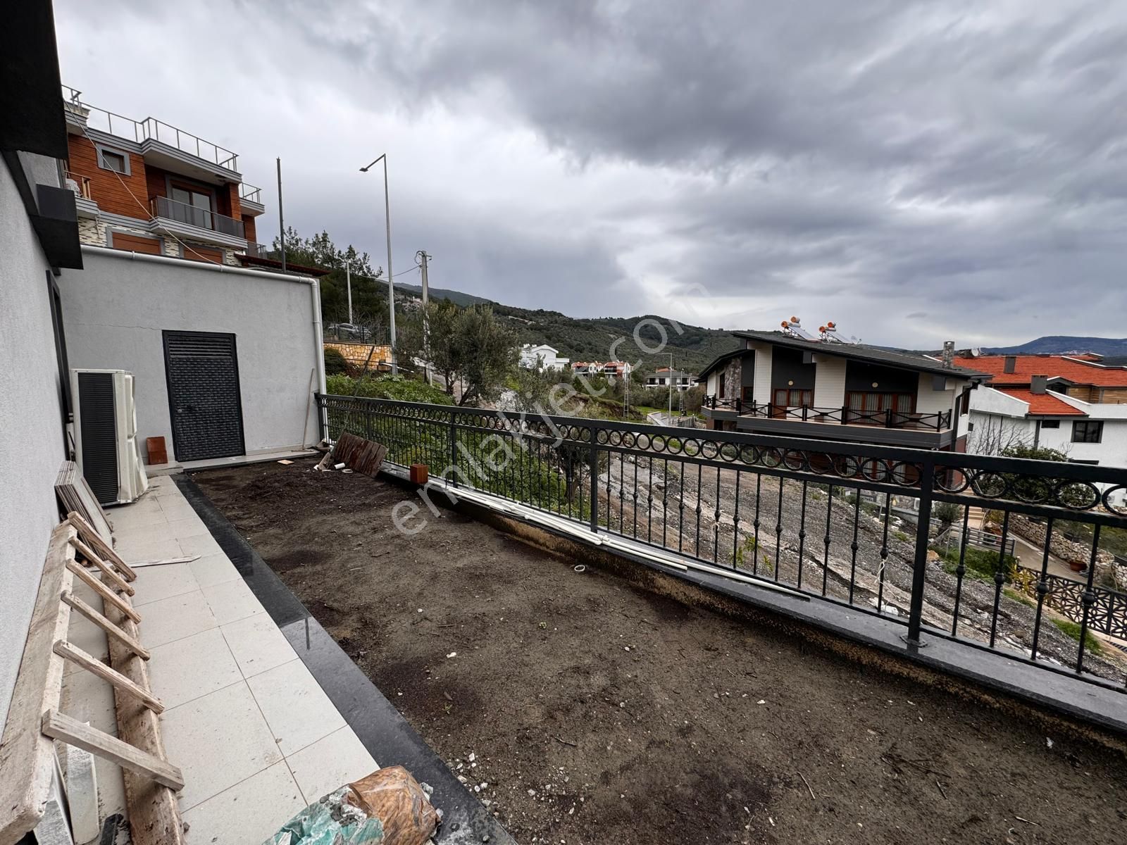Gürede Emsalsiz Otoparklı Panoramik Manzaralı Villa - Görsel 31