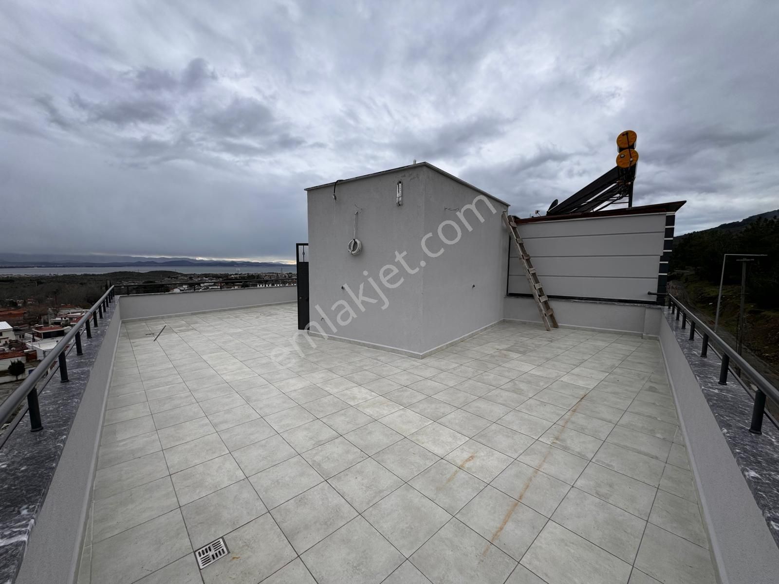 Gürede Emsalsiz Otoparklı Panoramik Manzaralı Villa - Görsel 21