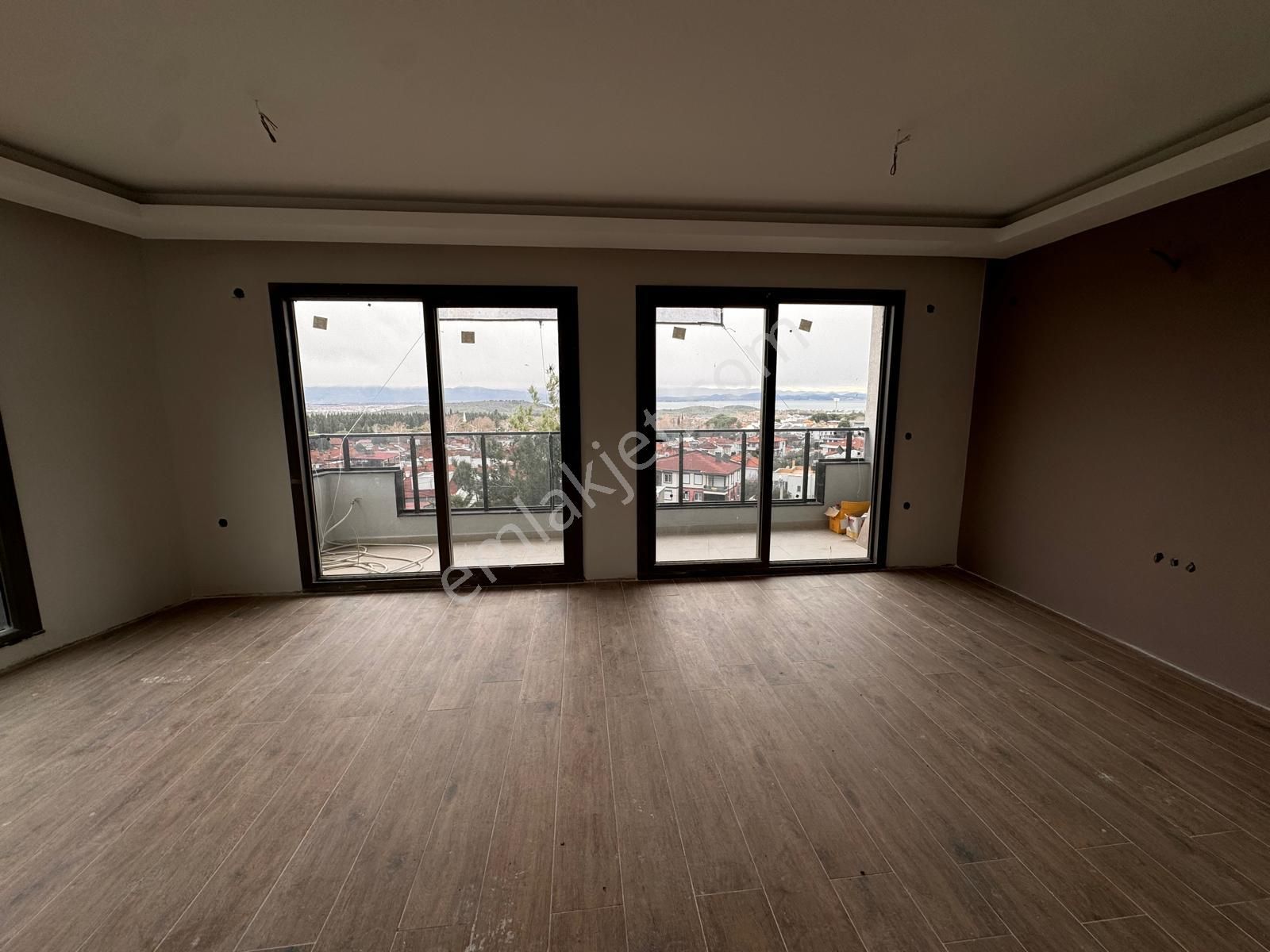 Gürede Emsalsiz Otoparklı Panoramik Manzaralı Villa - Görsel 8