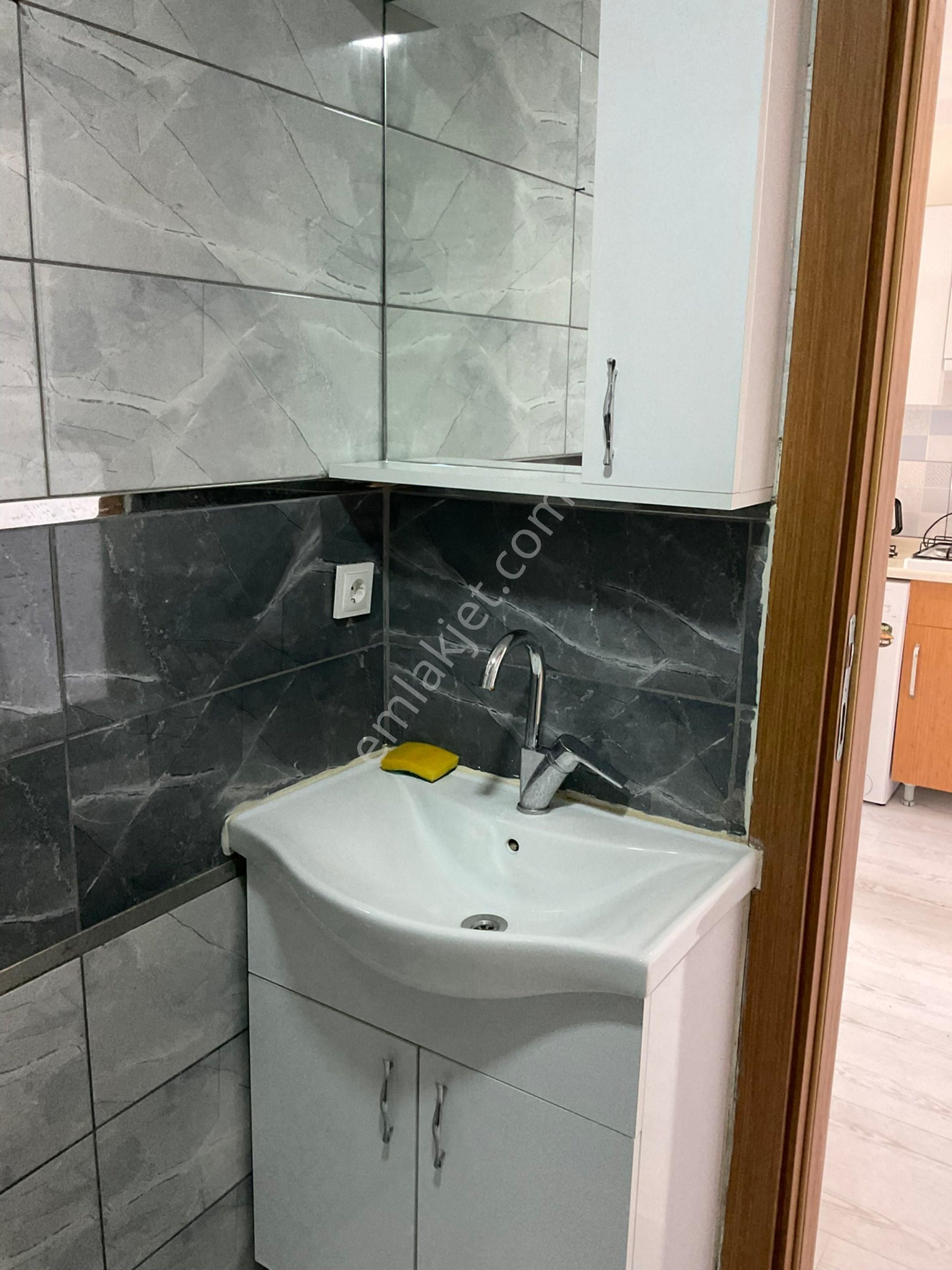 Yolcu Gayrimenkul’dan Kiralık Cadde Üzeri 1+1 Daire - Görsel 34