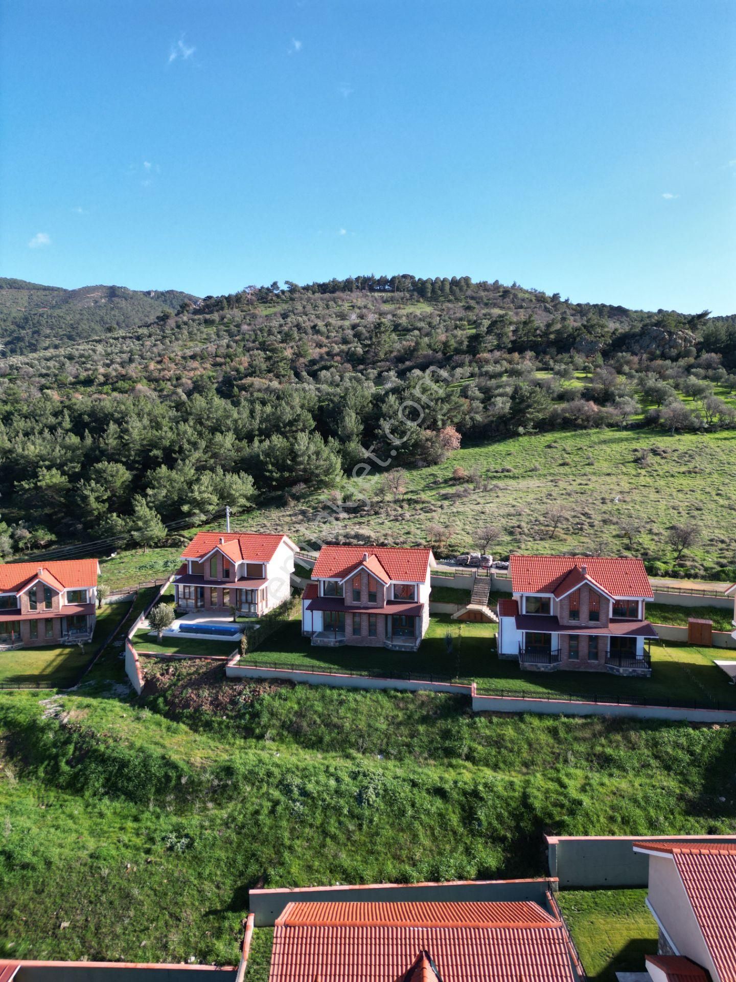 Burhanıye Dutluca'da Panoramık Manzaralı Satılık Natamam Vılla - Görsel 5