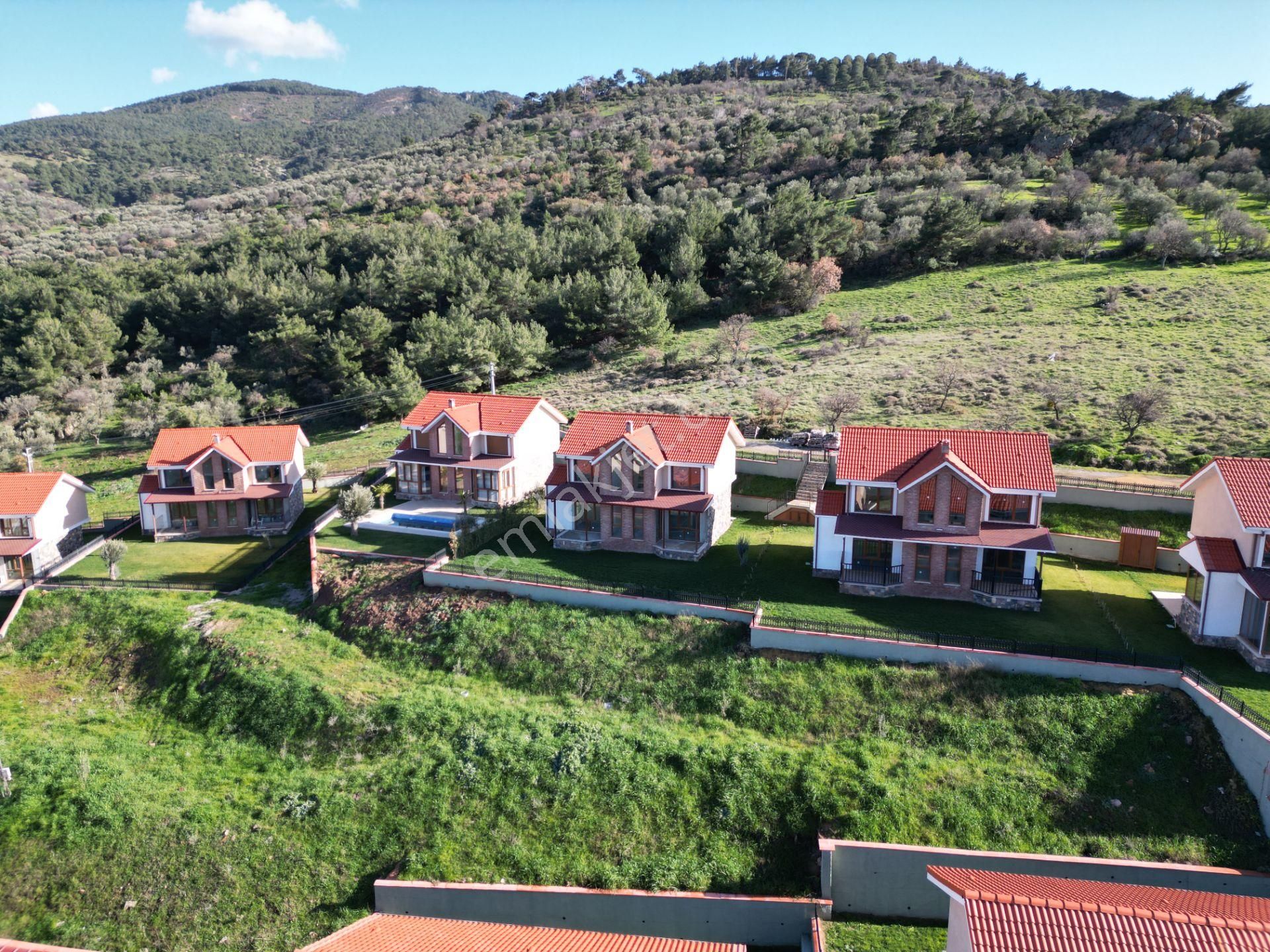 Burhanıye Dutluca'da Panoramık Manzaralı Satılık Natamam Vılla - Görsel 3