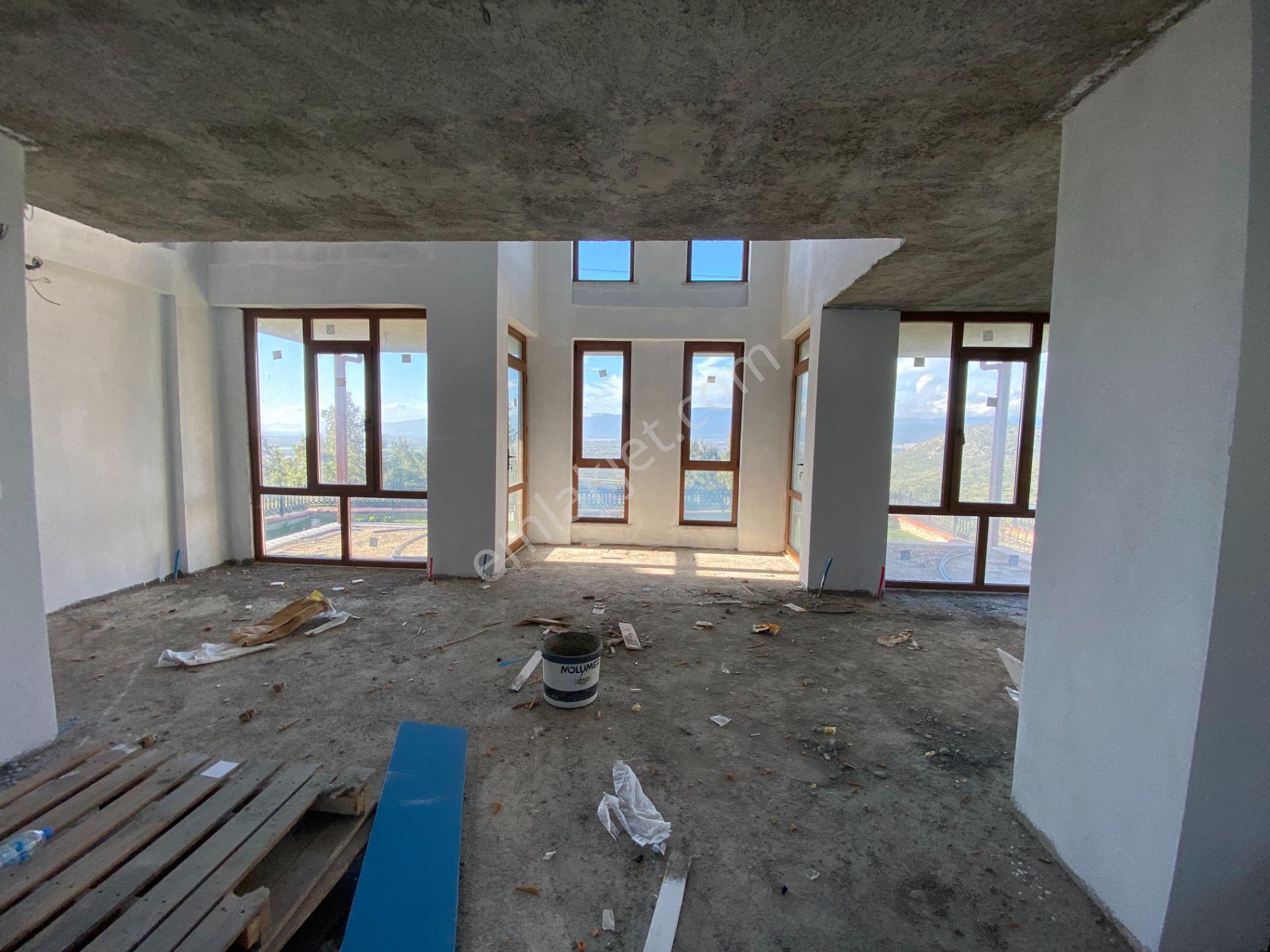 Burhanıye Dutluca'da Panoramık Manzaralı Satılık Natamam Vılla - Görsel 23