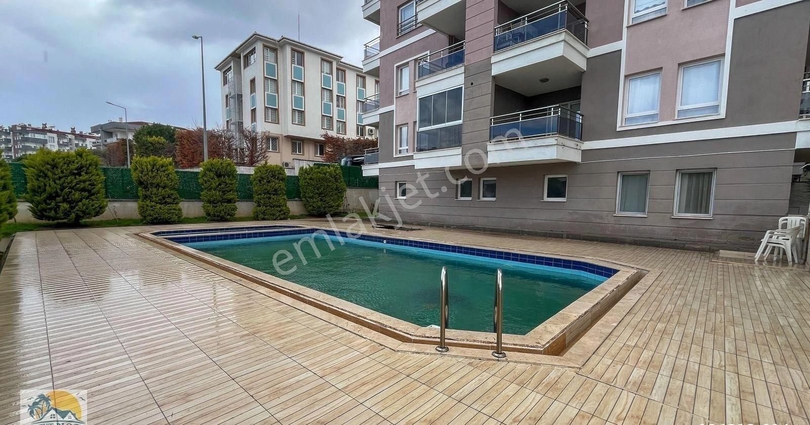 Kuşadası İkiçeşmelik'te Deniz Manzaralı Satılık Ferah 2+1 - Görsel 14