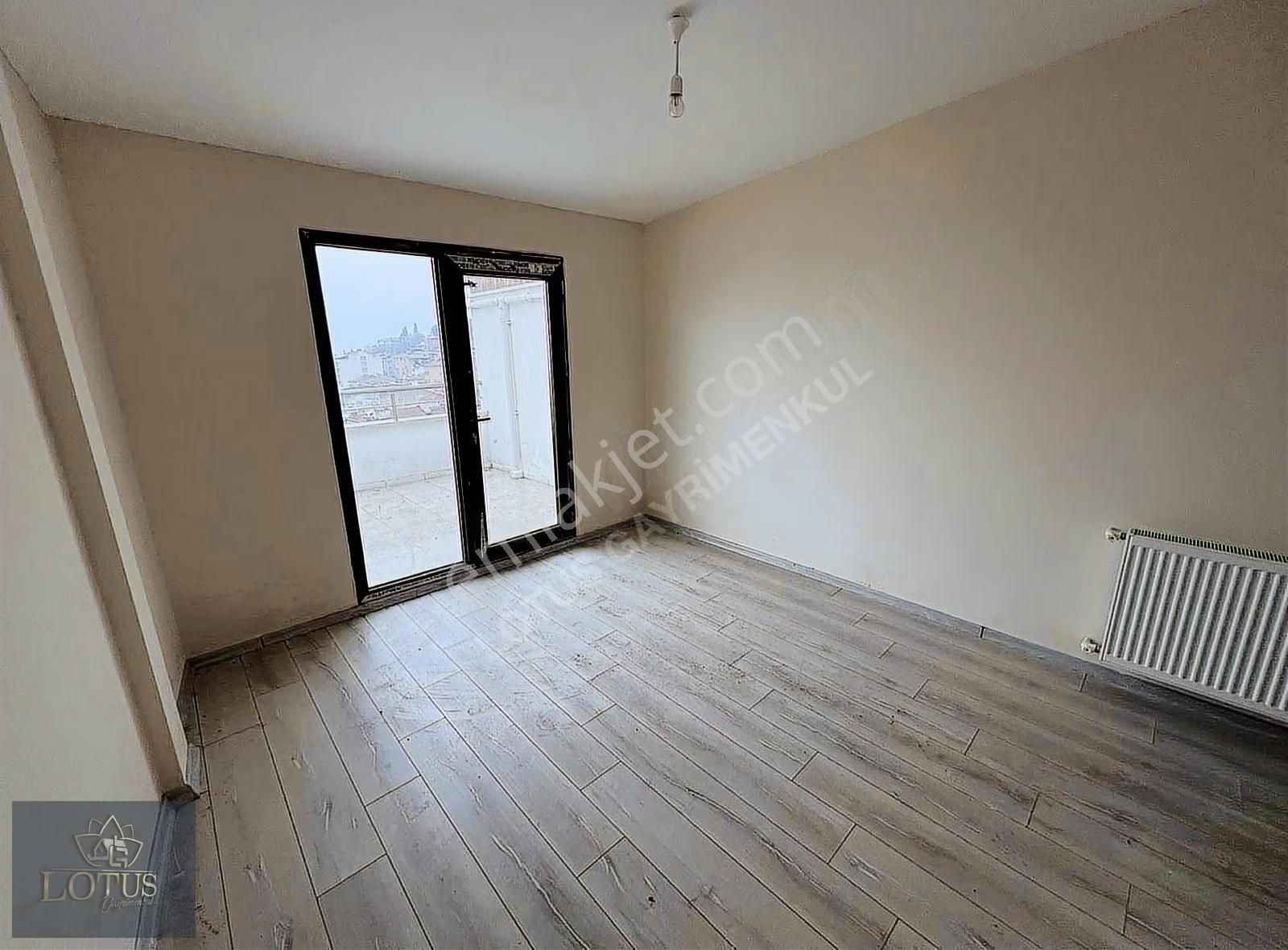 İzmit Merkezde Deniz Manzaralı Satılık 2+1 Dubleks 140m2 Daire - Görsel 25