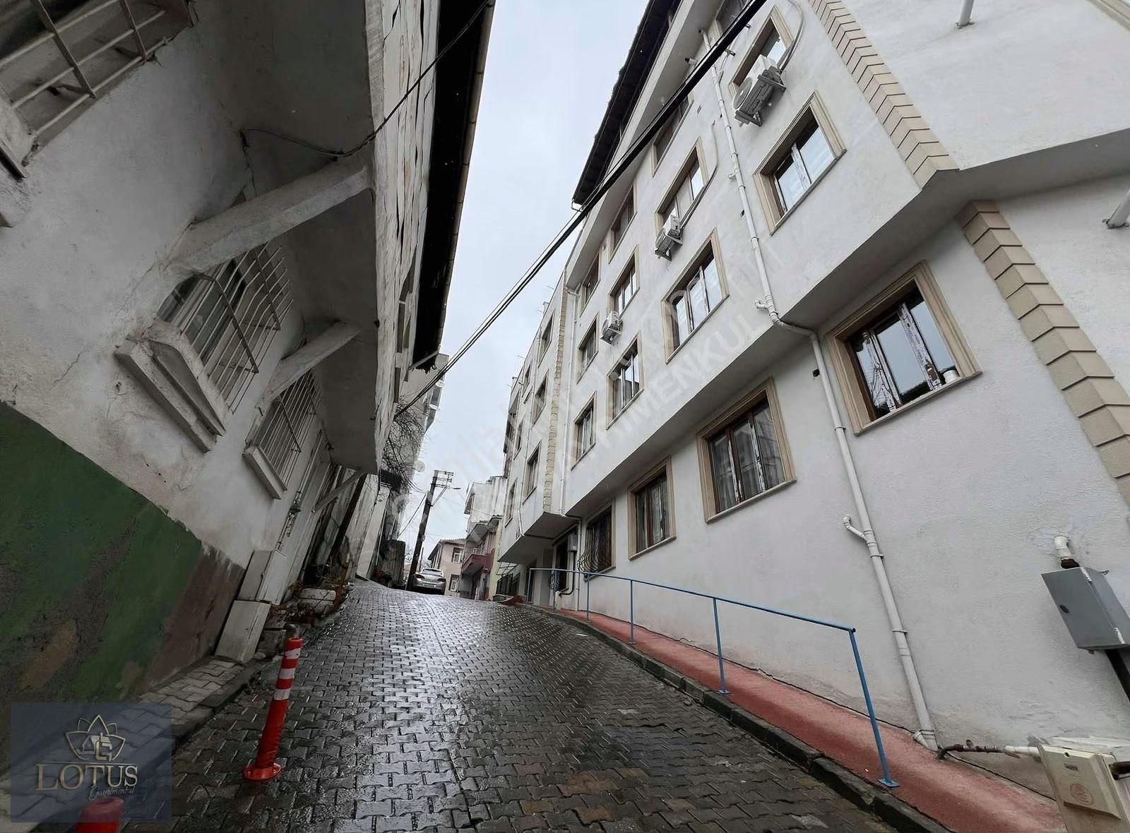 İzmit Merkezde Deniz Manzaralı Satılık 2+1 Dubleks 140m2 Daire - Görsel 6