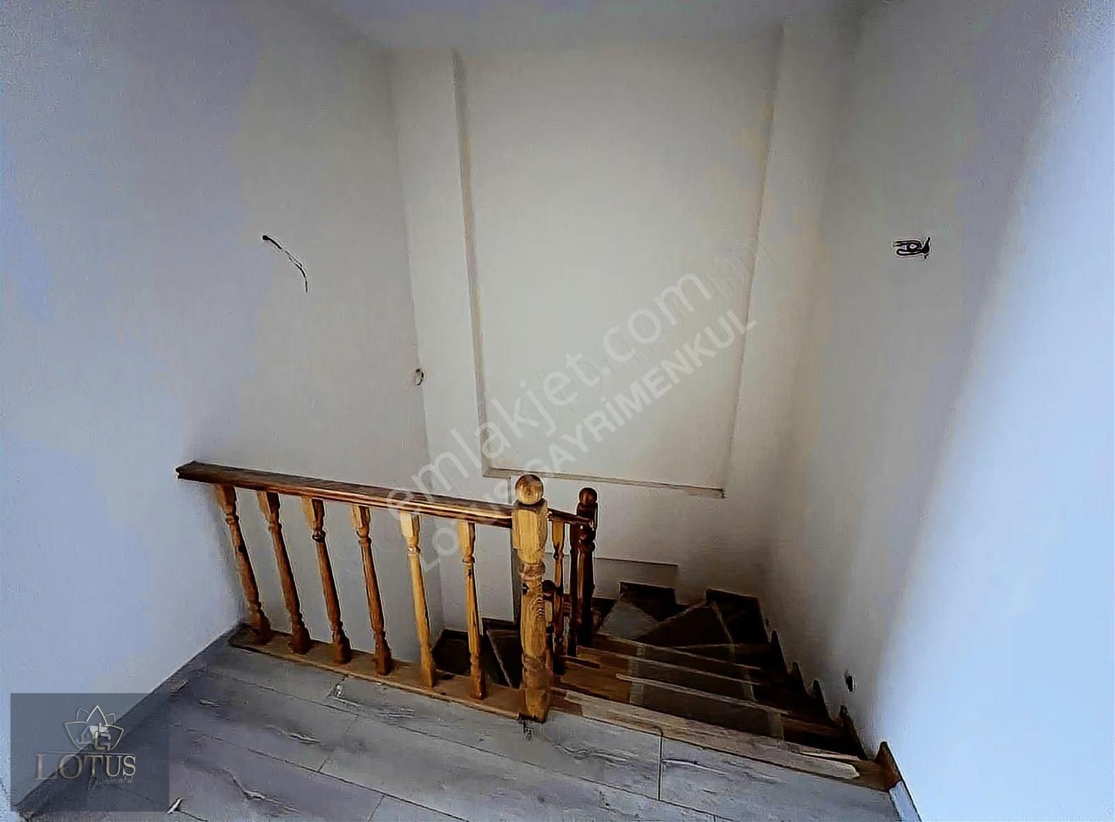 İzmit Merkezde Deniz Manzaralı Satılık 2+1 Dubleks 140m2 Daire - Görsel 12