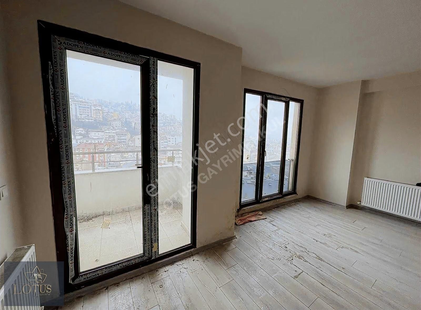 İzmit Merkezde Deniz Manzaralı Satılık 2+1 Dubleks 140m2 Daire - Görsel 32