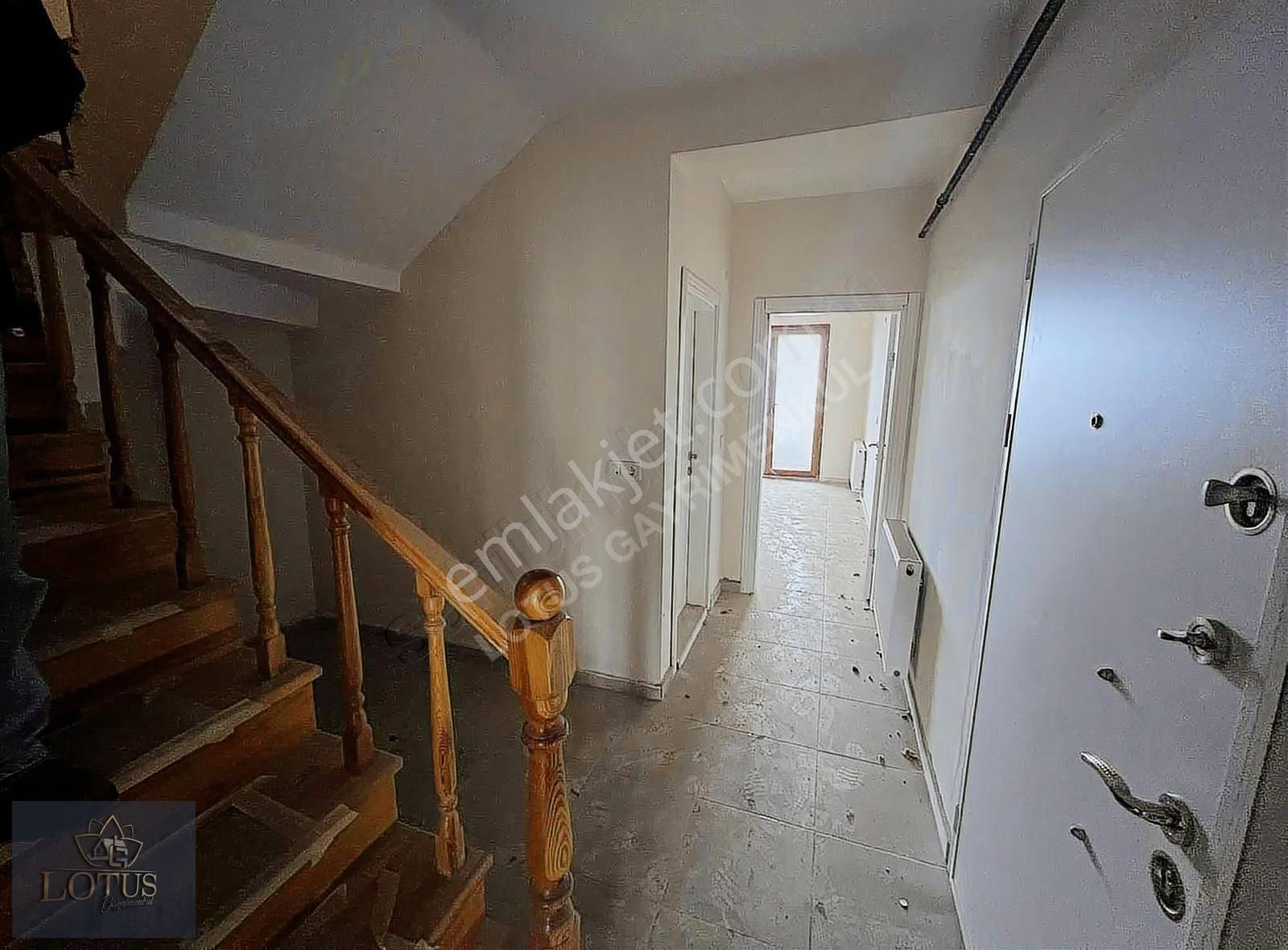 İzmit Merkezde Deniz Manzaralı Satılık 2+1 Dubleks 140m2 Daire - Görsel 22