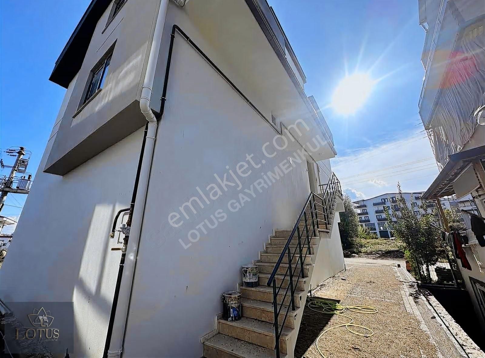 Başiskele Yeşilyurt Mahallesi Cadde Üzeri Satılık2+1arakatdaire - Görsel 20