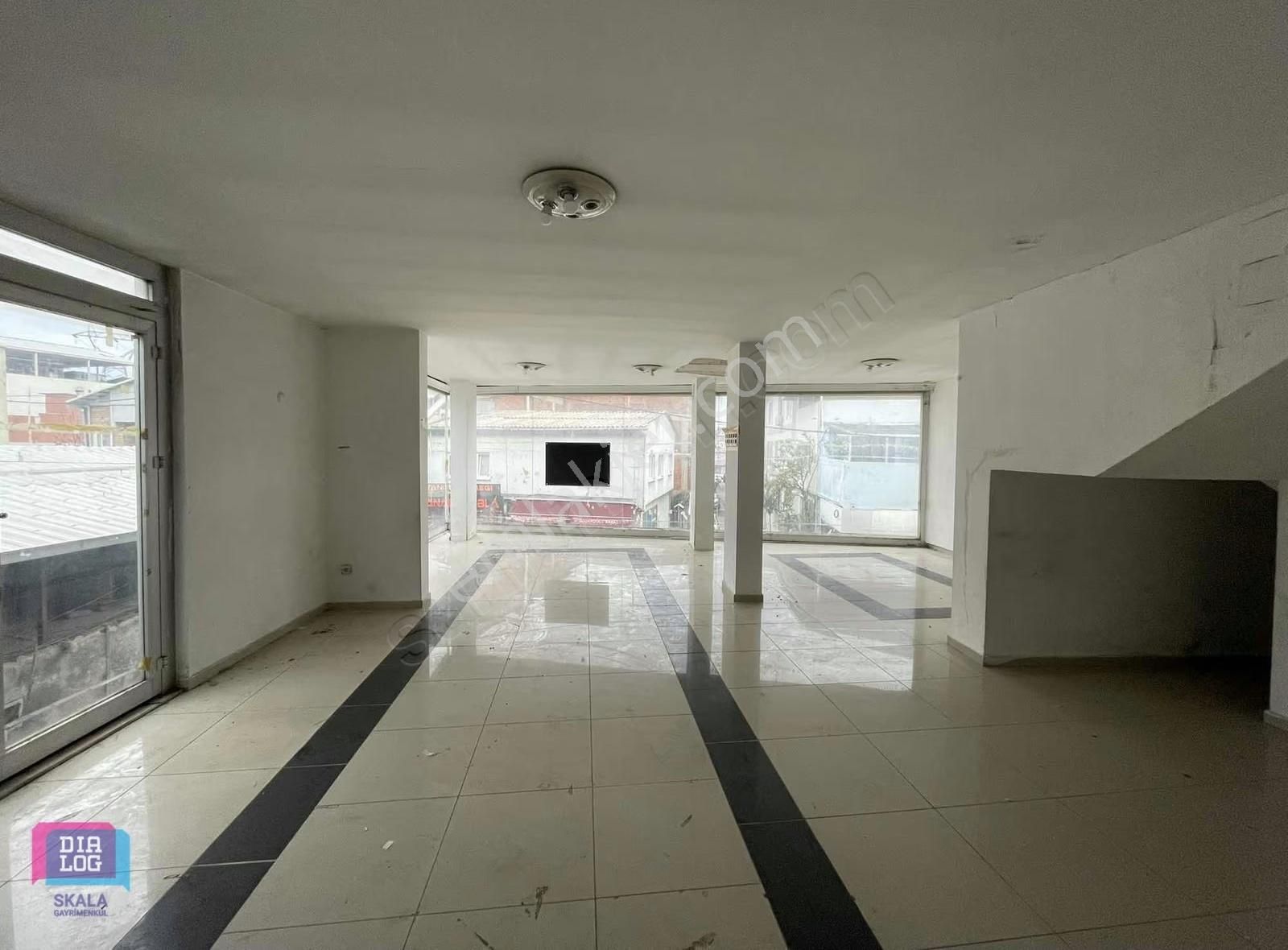 Dialog Skaladan Alemdarda İşlek Cadde De Kiralık 2 Katlı Dükkan