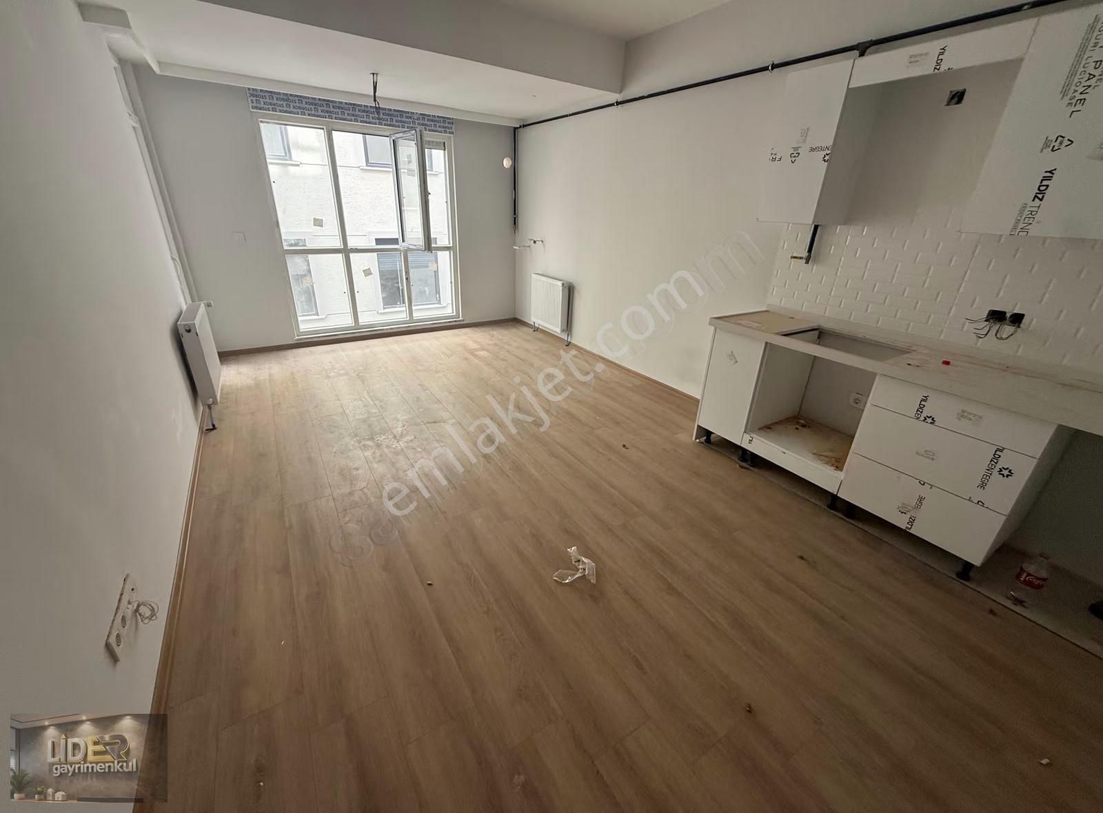 Lider'den Altıntepe'de Ulaşıma Çok Yakın Ara Katta Balkonlu 2+1 - Görsel 4