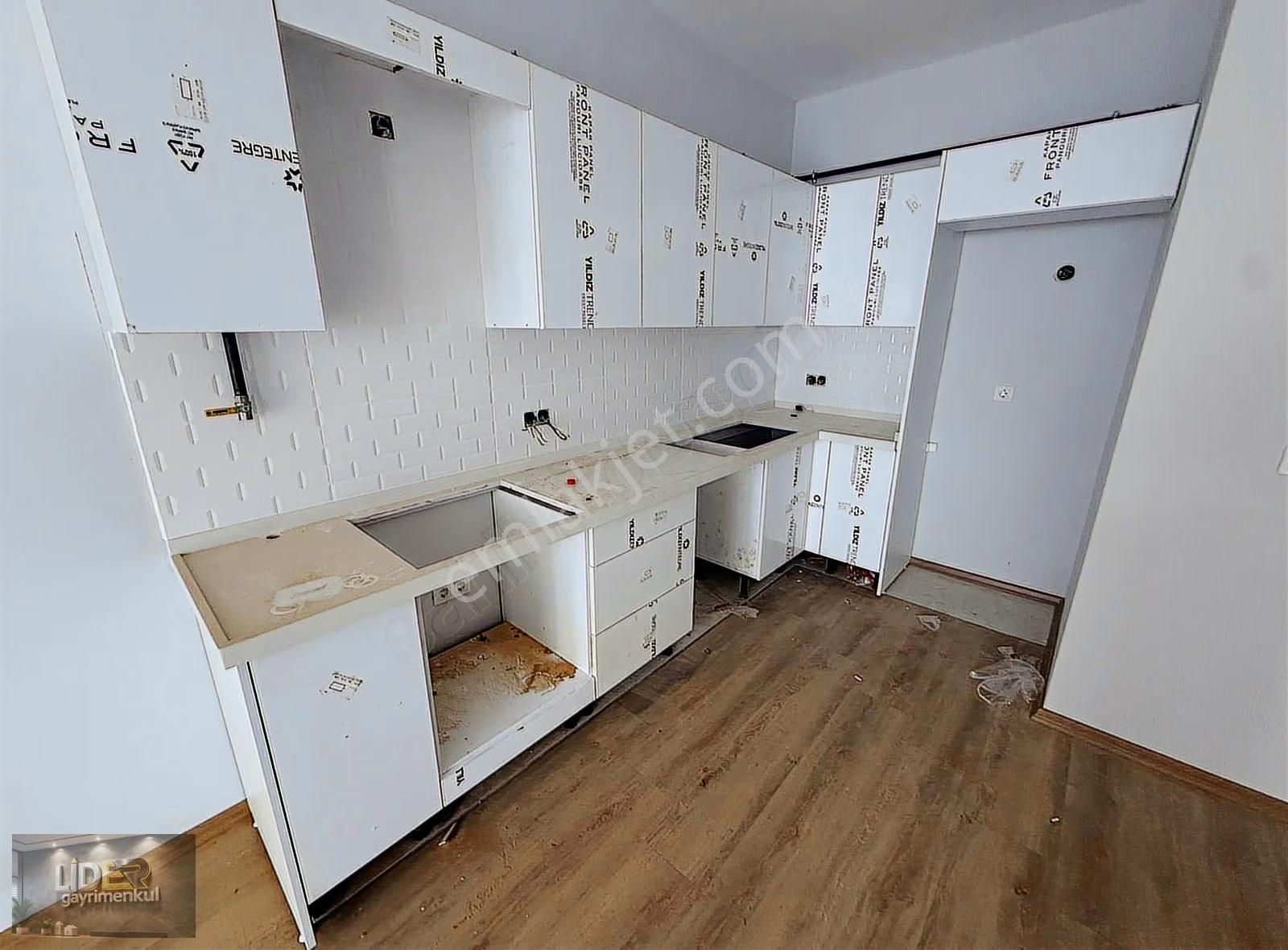 Lider'den Altıntepe'de Ulaşıma Çok Yakın Ara Katta Balkonlu 2+1 - Görsel 17