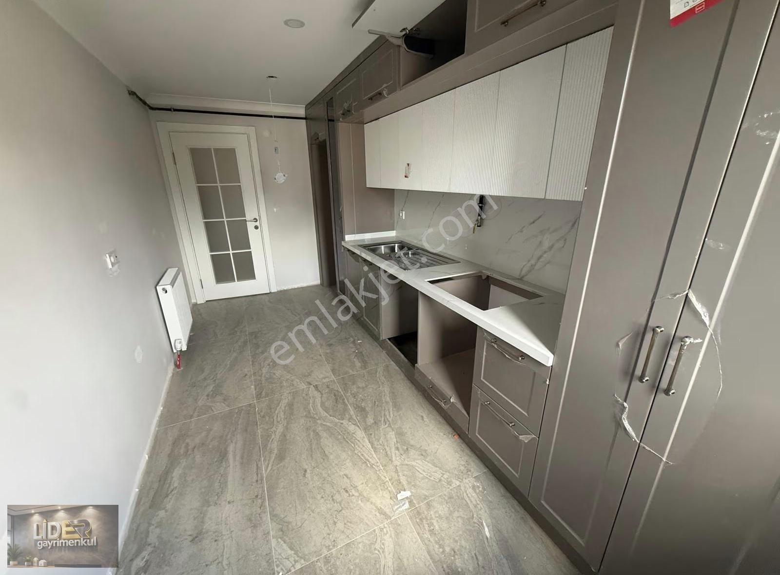 Liderden Bostancı Sahilde Sıfır 235m2 4+2 Manzaralı 5.kat Dublex