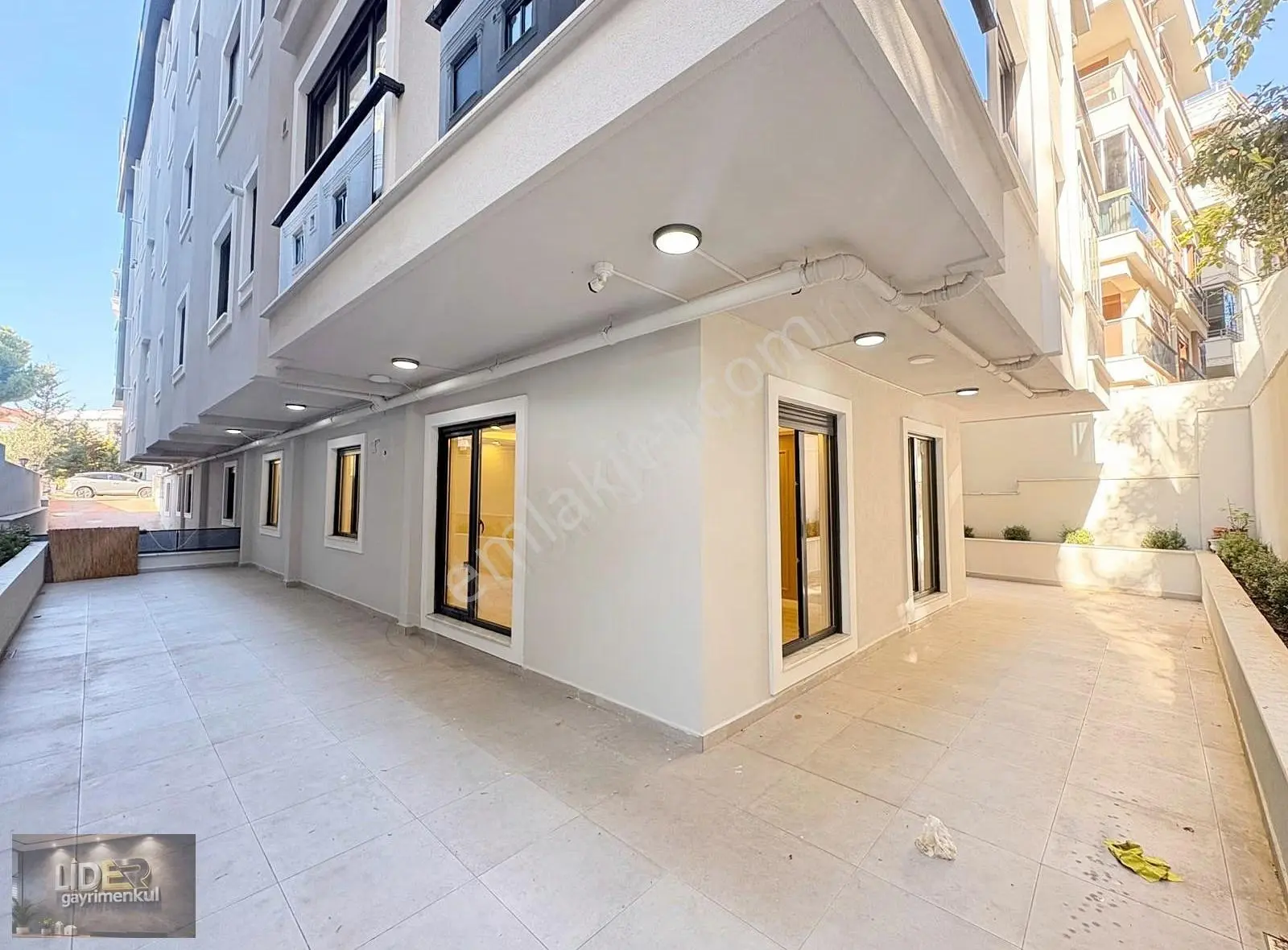 Liderden İdealtepe Sahili'nde Ferah Bahçe Teraslı 115m² Lüks 3+1