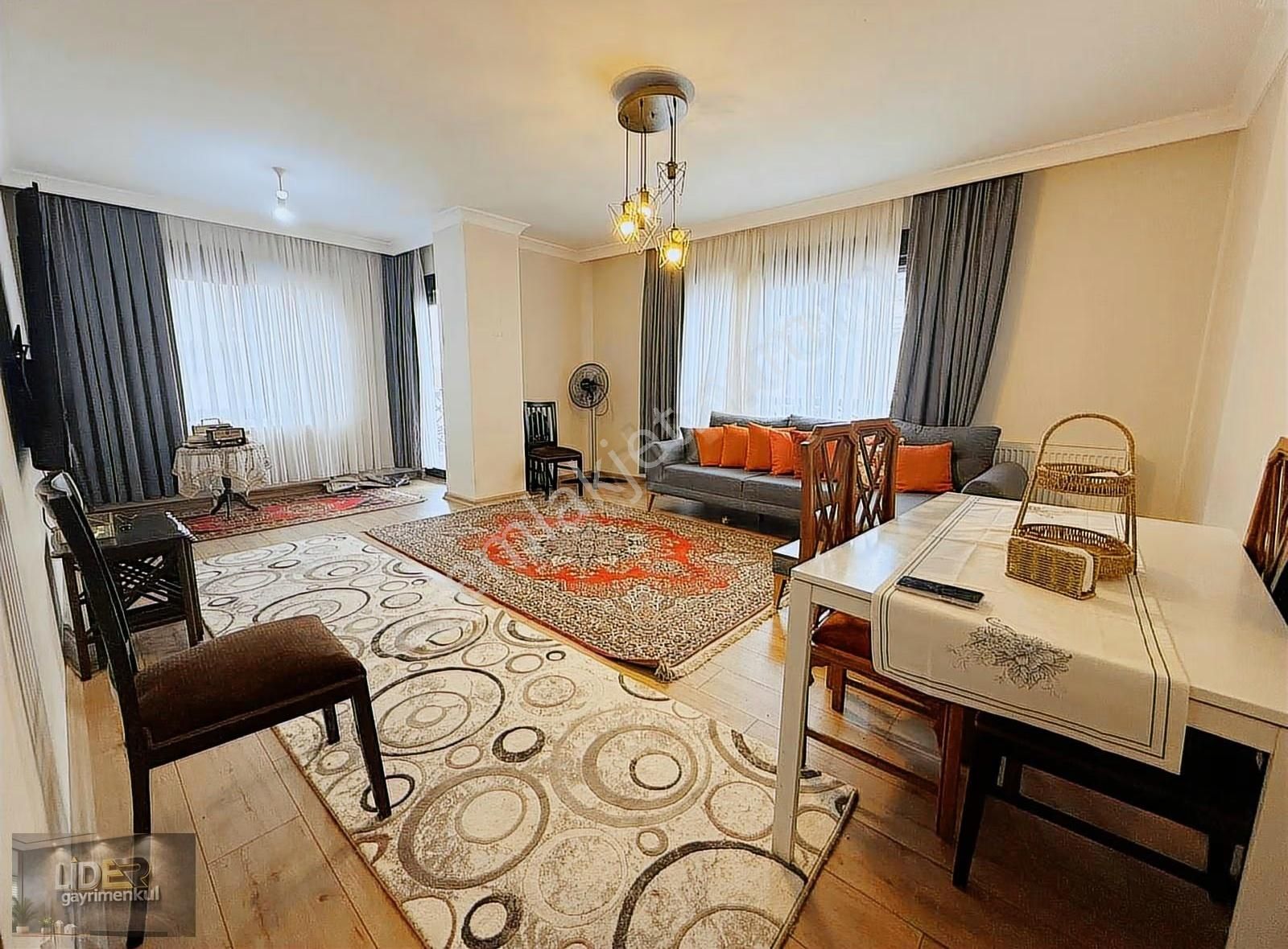 Lider'den Altıntepe'de Minibüse Yakın 3.kat Ön Cephe 115m² 3+1!