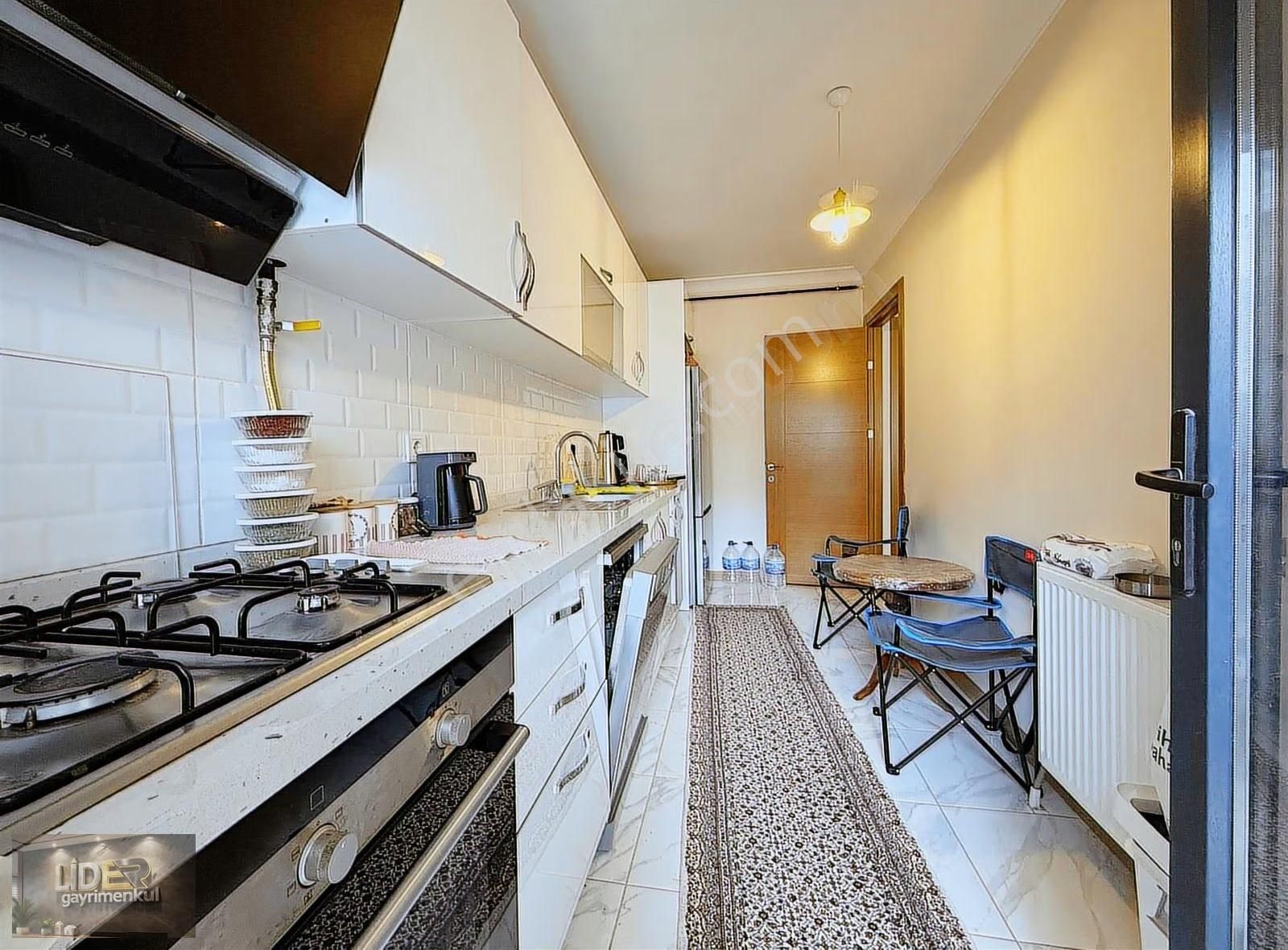 Lider'den Altıntepe'de Minibüse Yakın 3.kat Ön Cephe 115m² 3+1! - Görsel 16