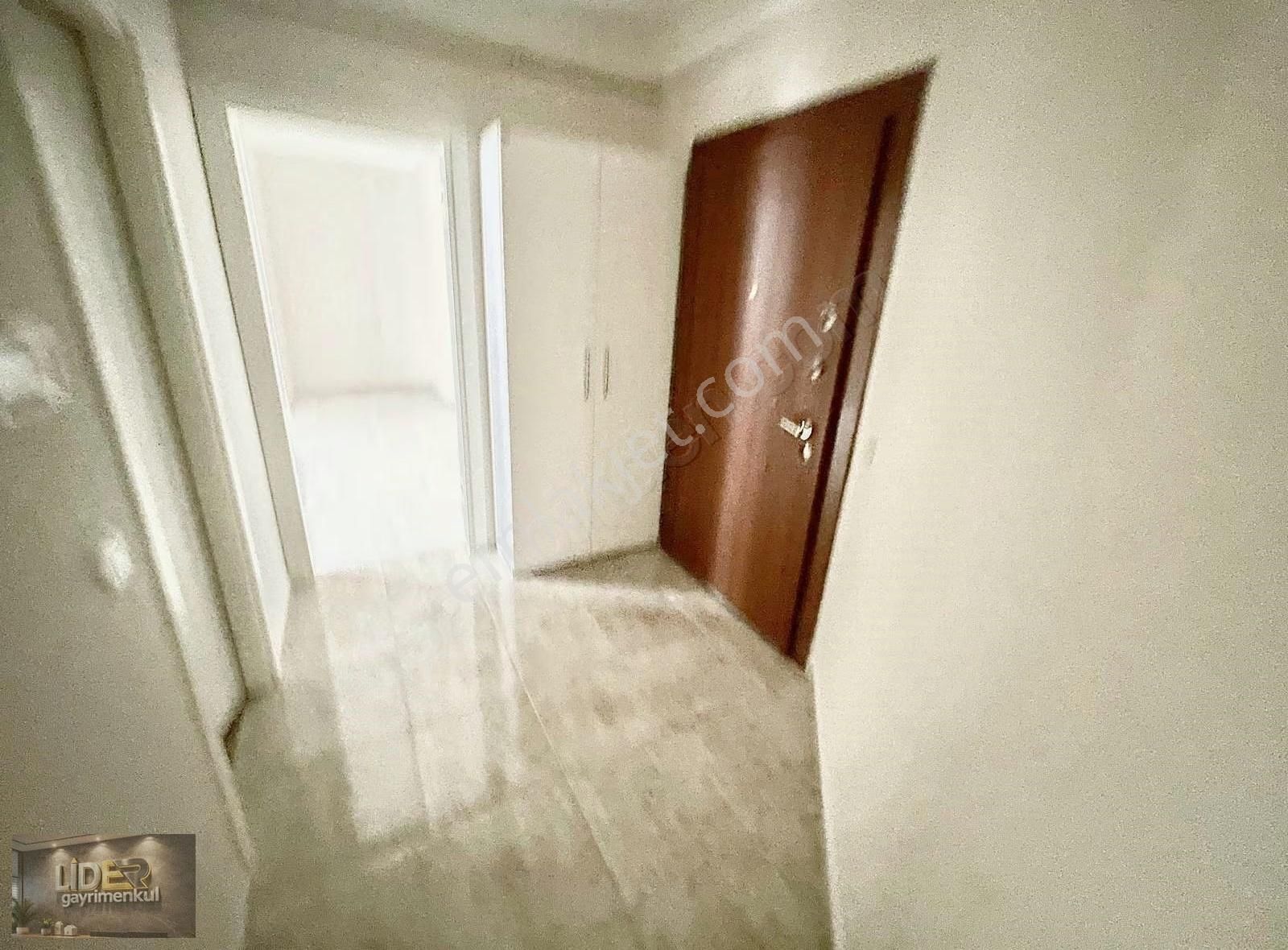 Lider'den İdealtepe'de Sahile Minibüse Yakın Ebeveyn Banyolu 2+1 - Görsel 12