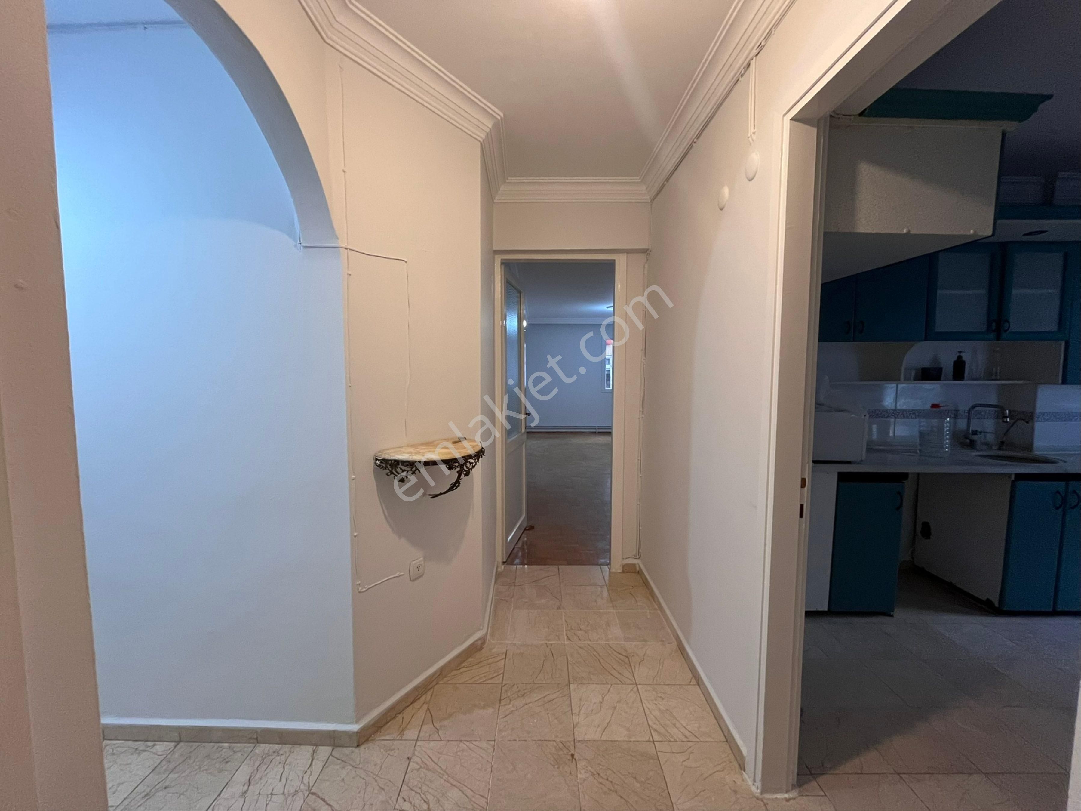 Bostanlı'da Kiralık Ferah Daıre | Sahıle Yürüme Mesafesınde - Görsel 2