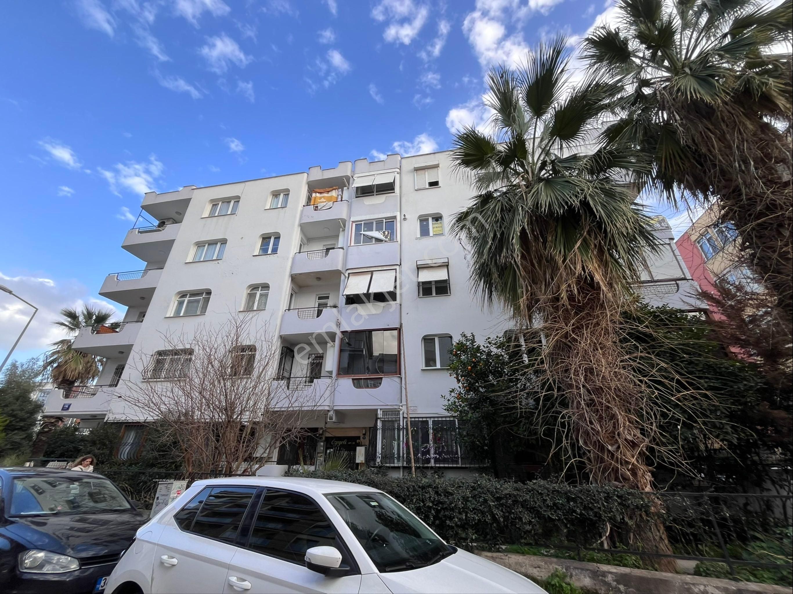 Bostanlı'da Kiralık Ferah Daıre | Sahıle Yürüme Mesafesınde