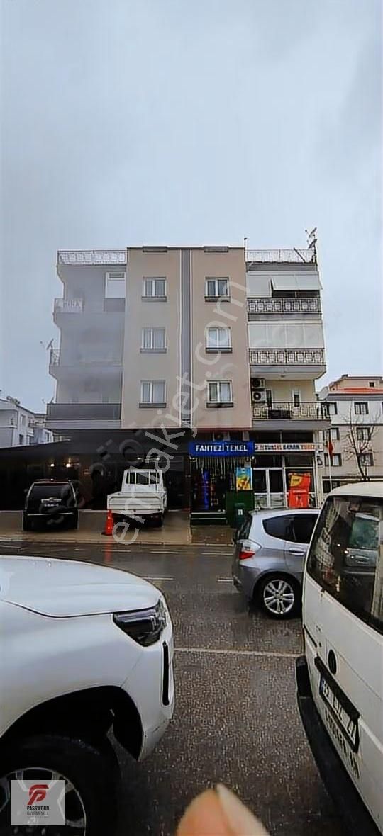 Kemalpaşa Stadyum Caddesi 3+1 Satılık Daire