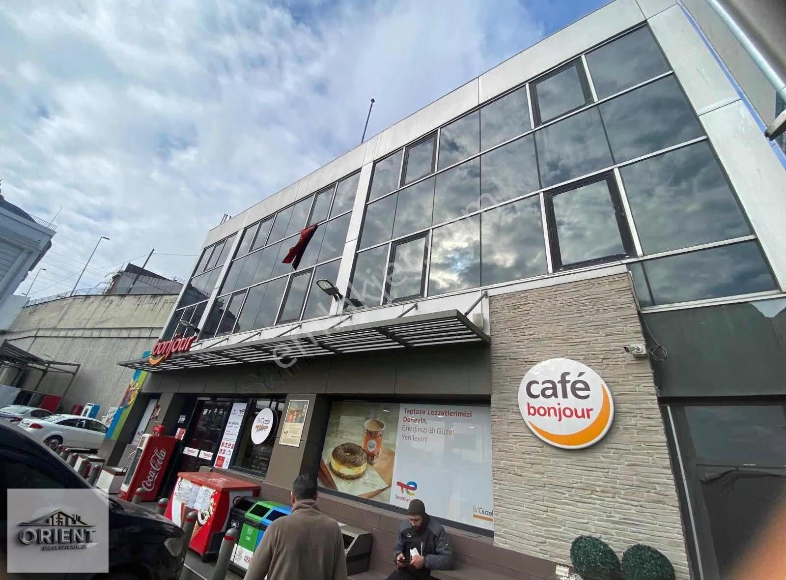 Ana Cadde Üzeri E5 Cepheli Prestijli Kiralık Dükkan - Görsel 14