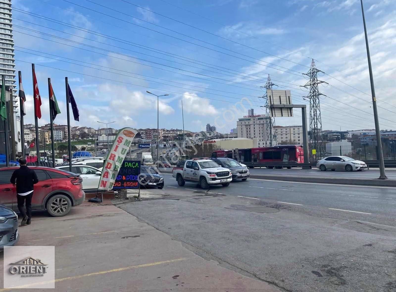 Ana Cadde Üzeri E5 Cepheli Prestijli Kiralık Dükkan - Görsel 5