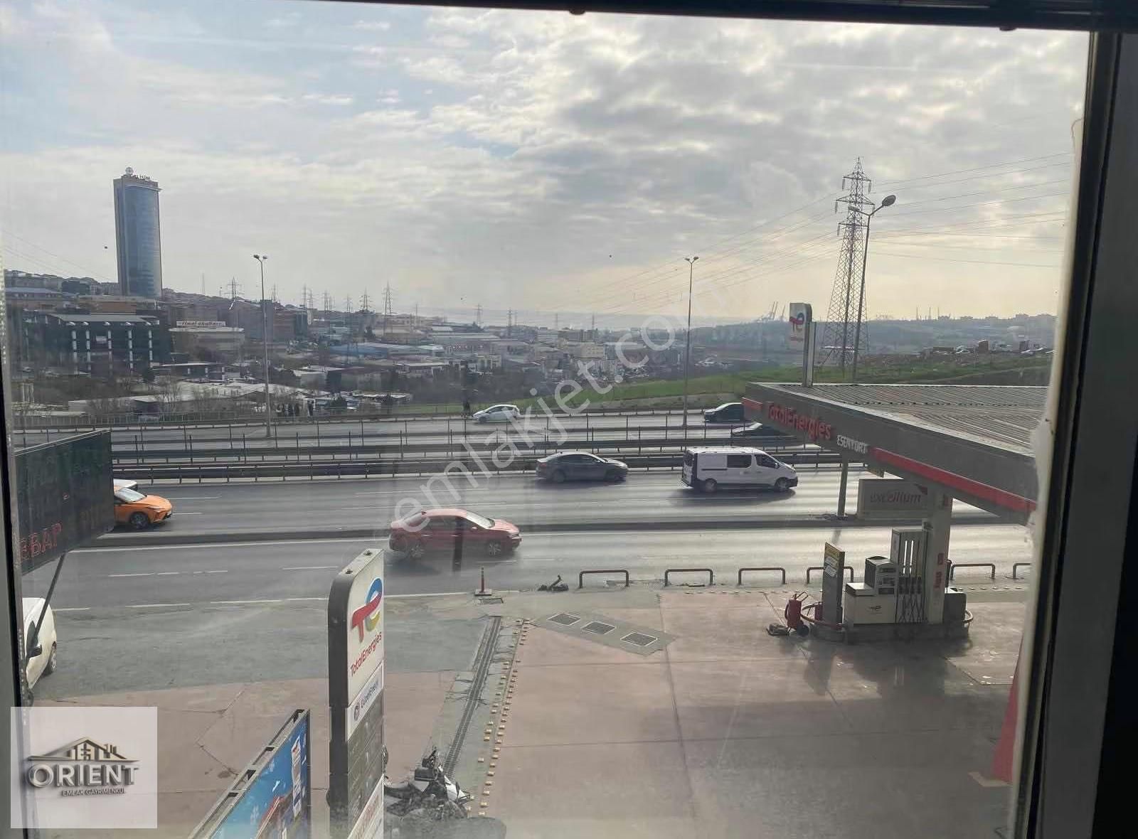 Ana Cadde Üzeri E5 Cepheli Prestijli Kiralık Dükkan - Görsel 4